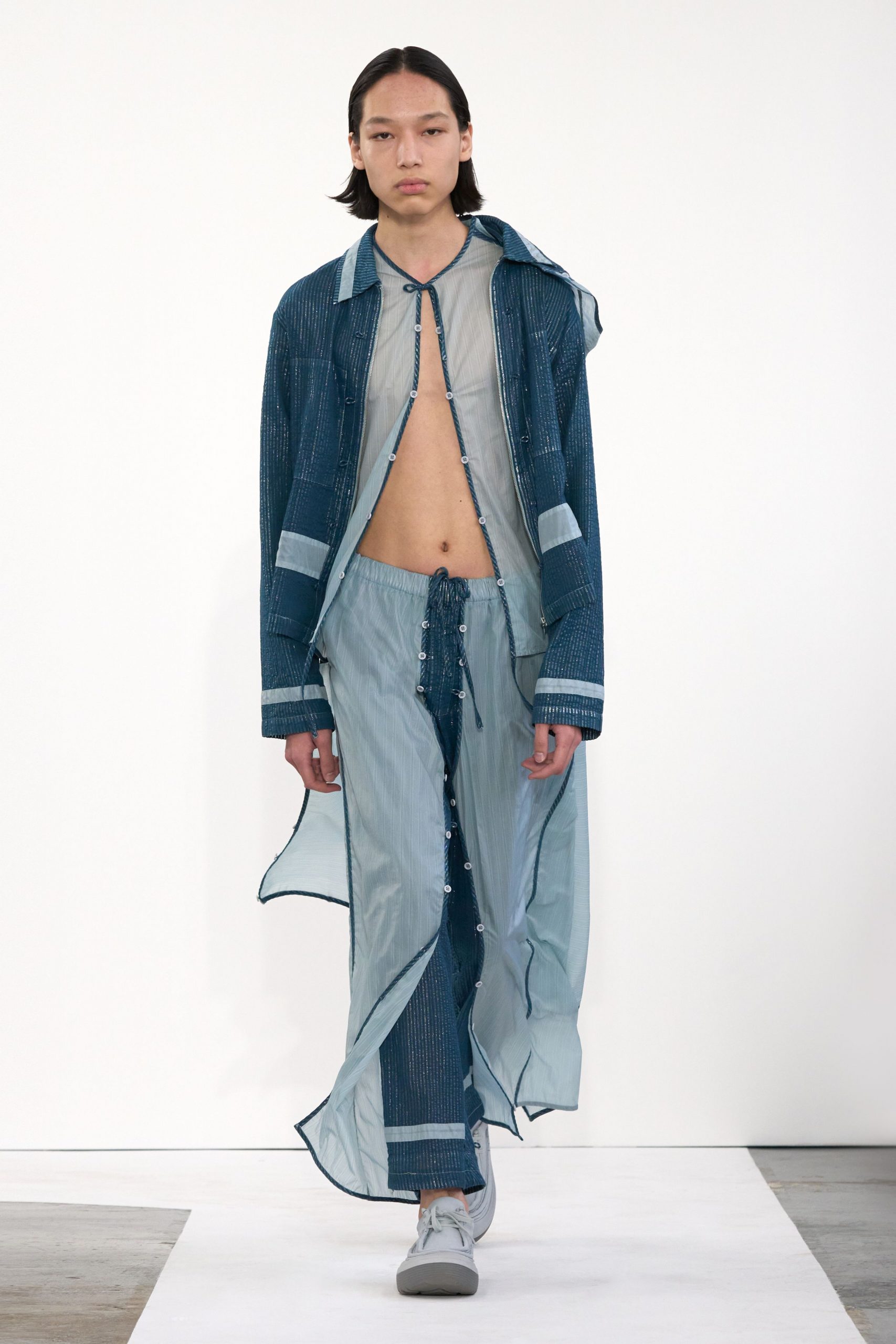 blue cotton relaxed high-waisted buttoned pants