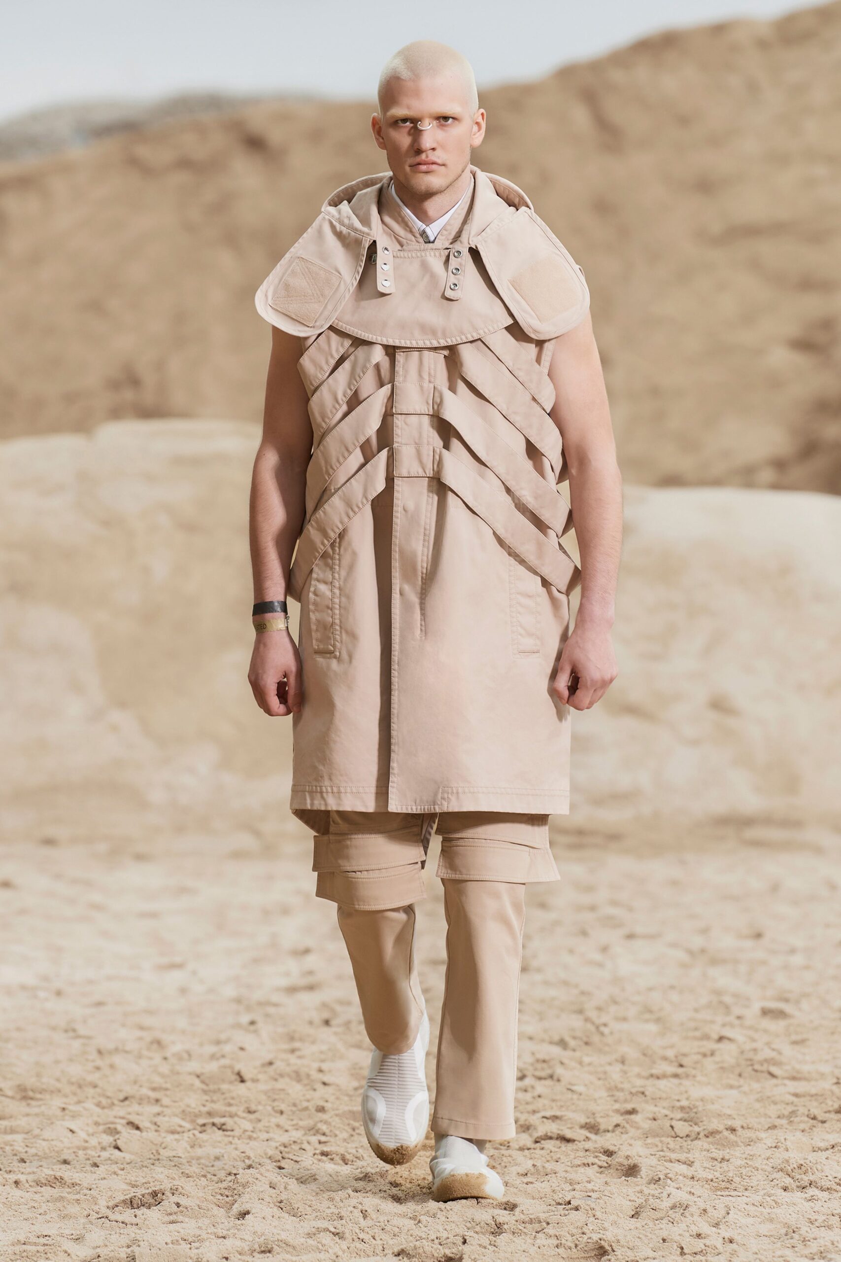 Burberry S/S 22 Menswear Look 201