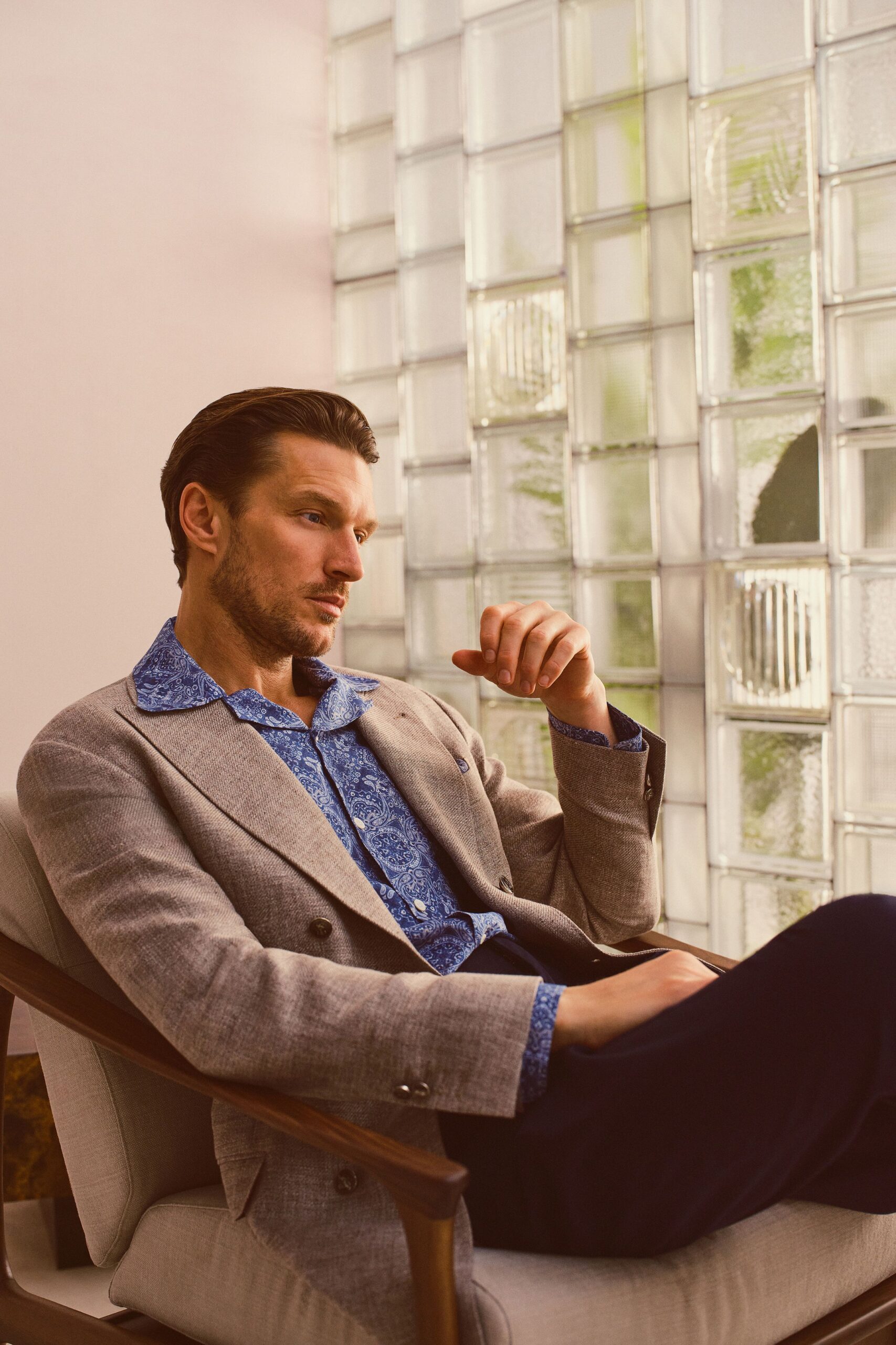 beige linen long-sleeve collared tailored buttoned blazer