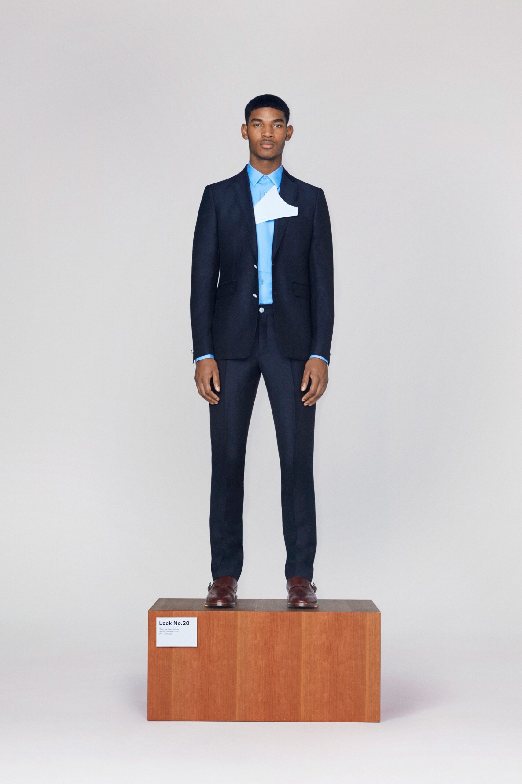 Burberry F/W 20 Look 197