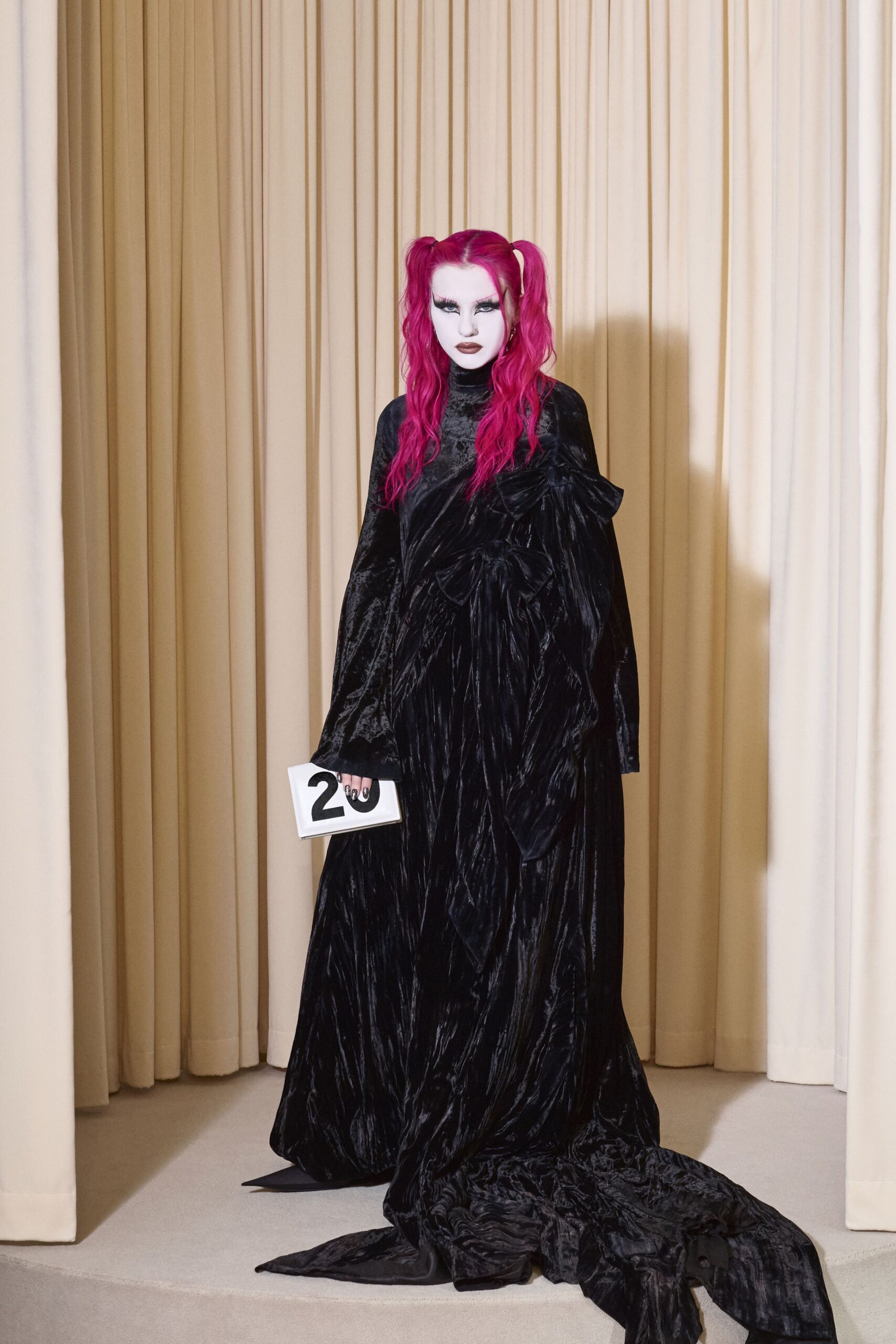 Balenciaga F/W 24 Couture Look 156