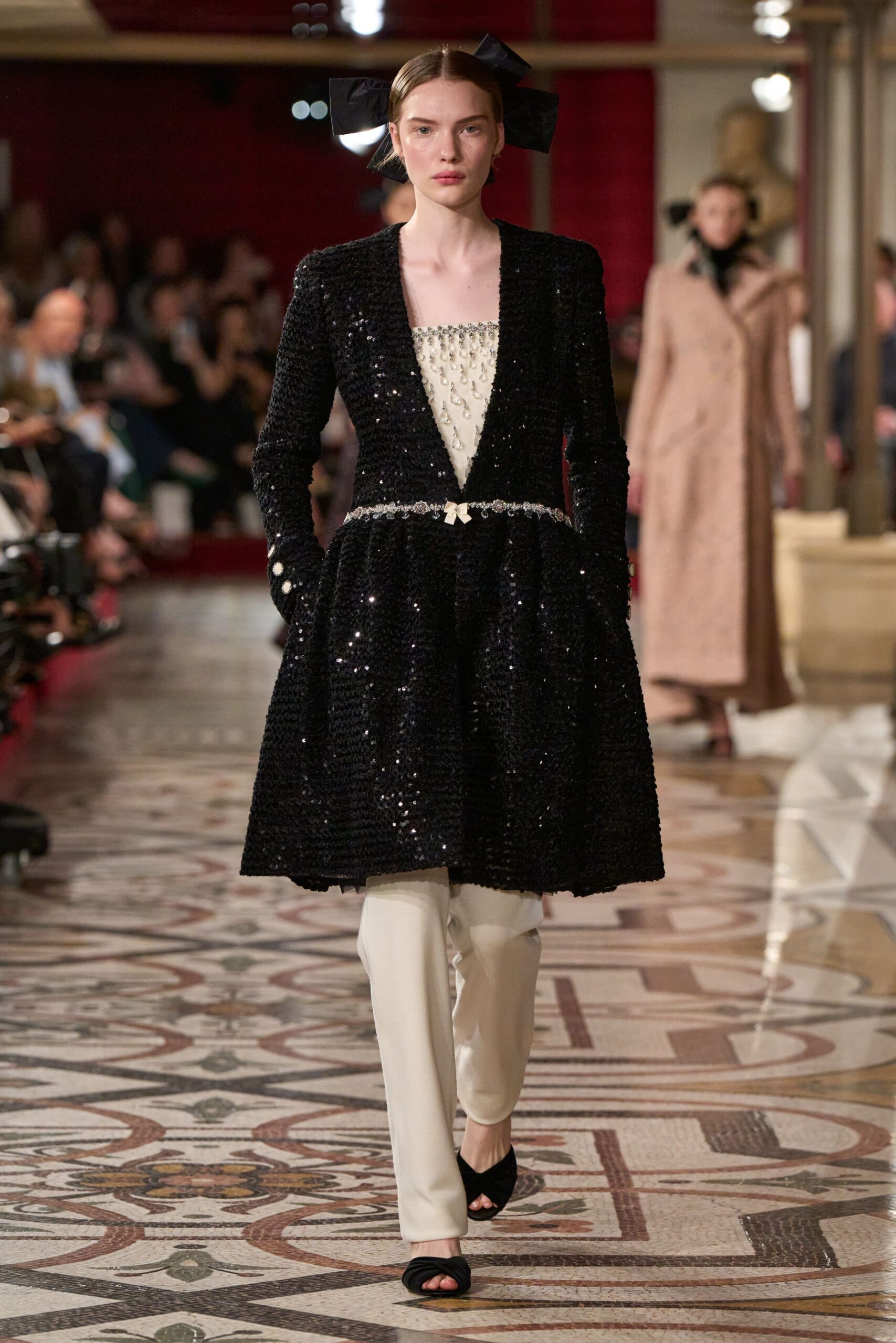 Chanel F/W 24 Couture Look 261