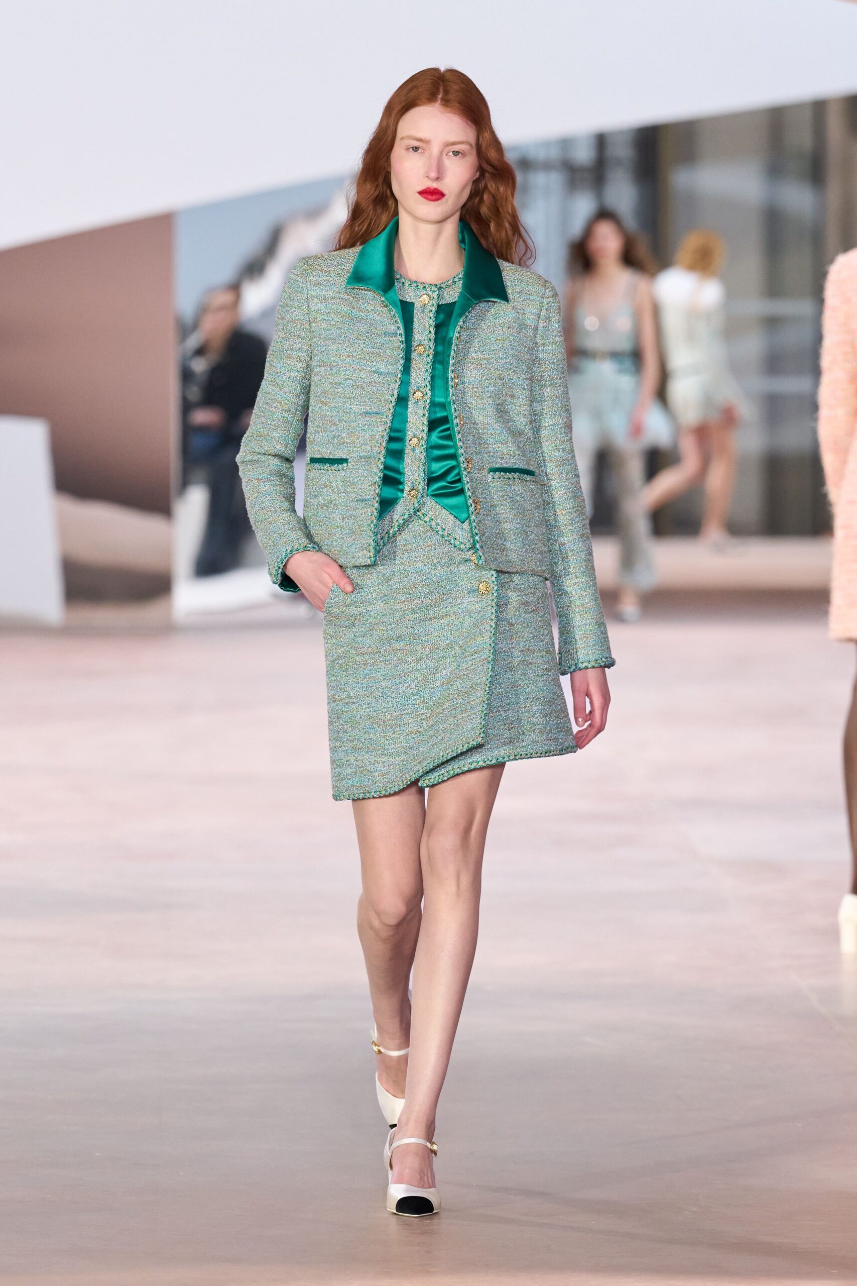 blue tweed long-sleeve collared tailored buttoned jacket