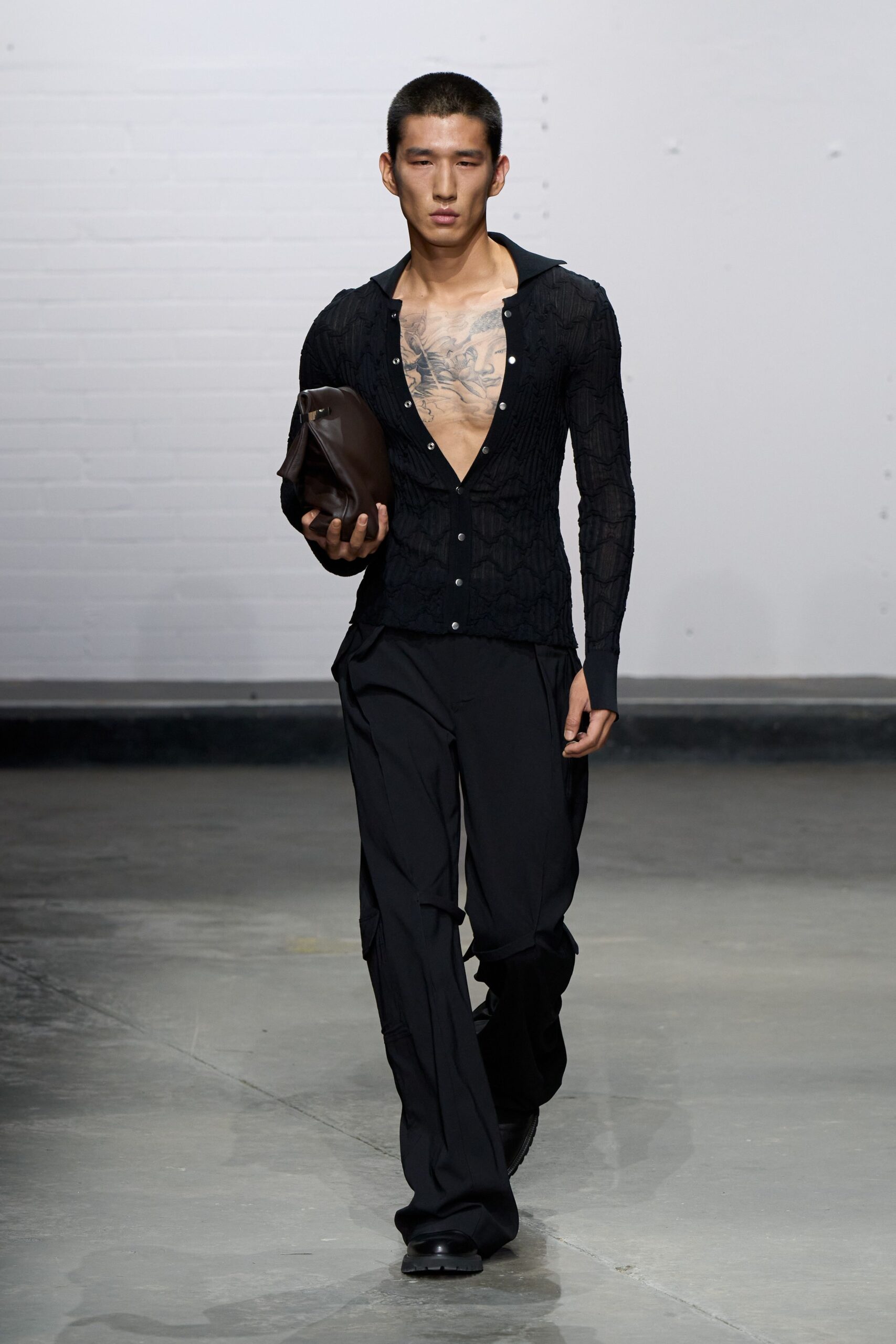 black cotton long-sleeve v-neck fitted textured shirt