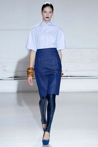 white short-sleeve shirt and blue pencil skirt