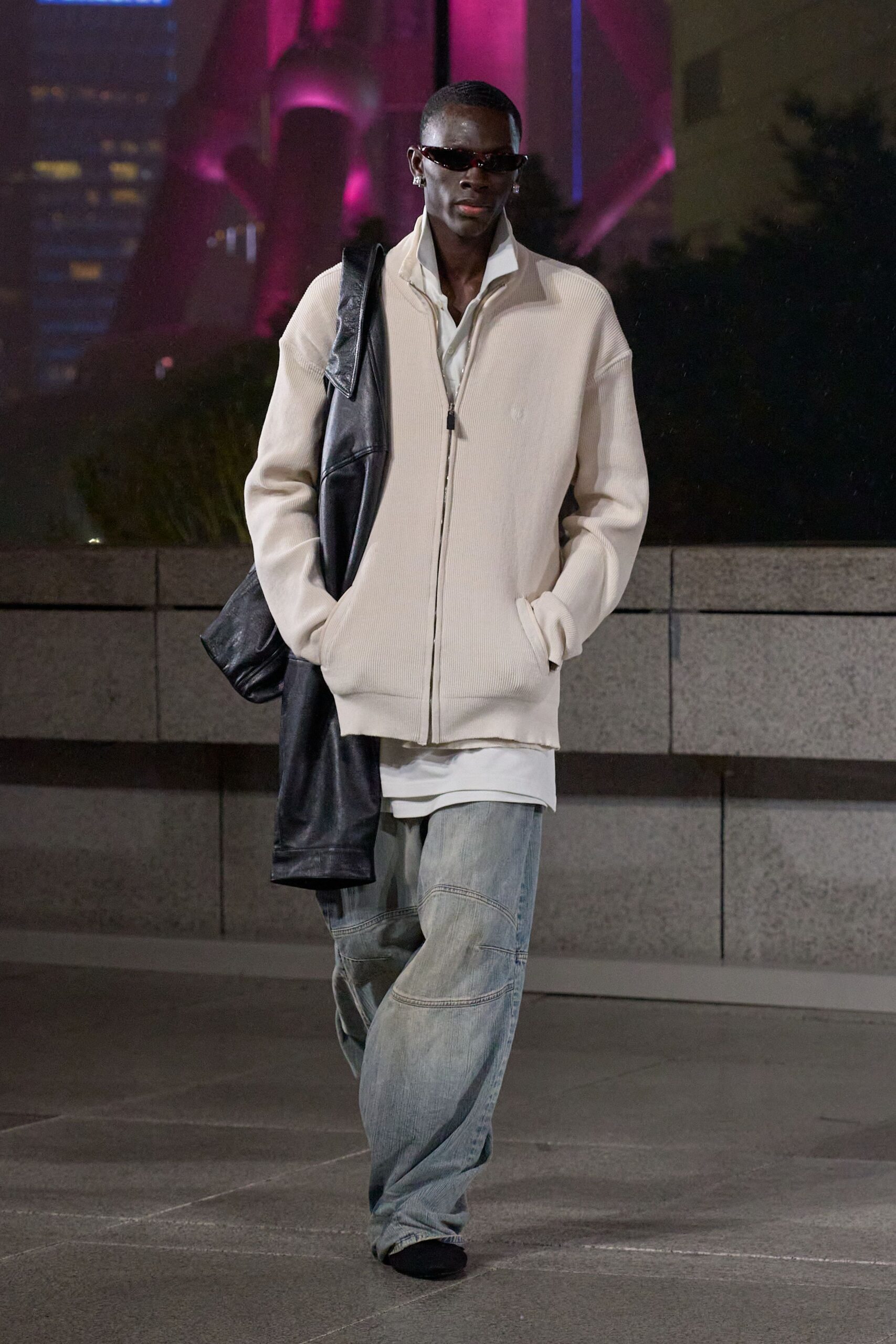 blue denim relaxed distressed pants