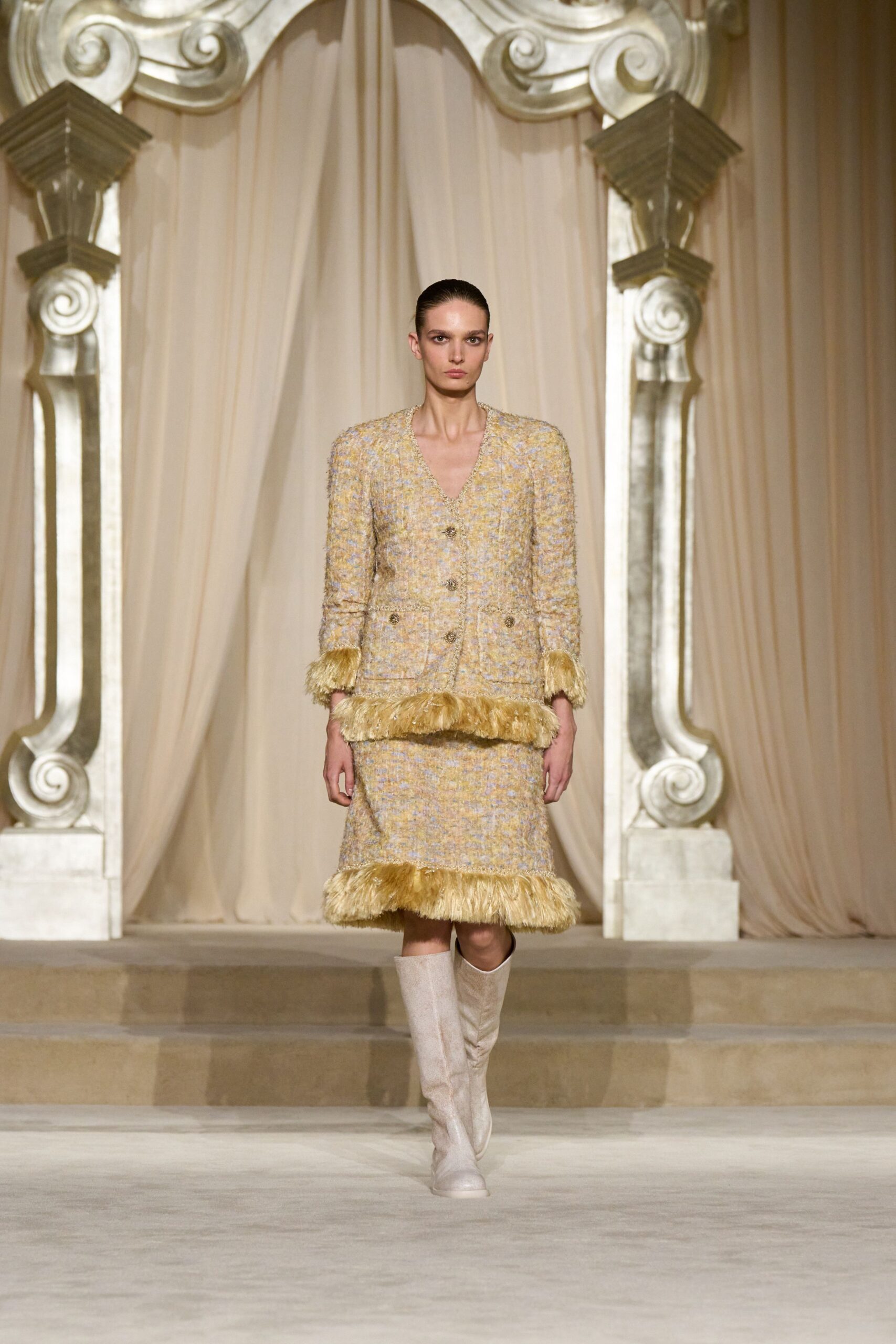 yellow tweed long-sleeve collared tailored buttoned fringed blazer