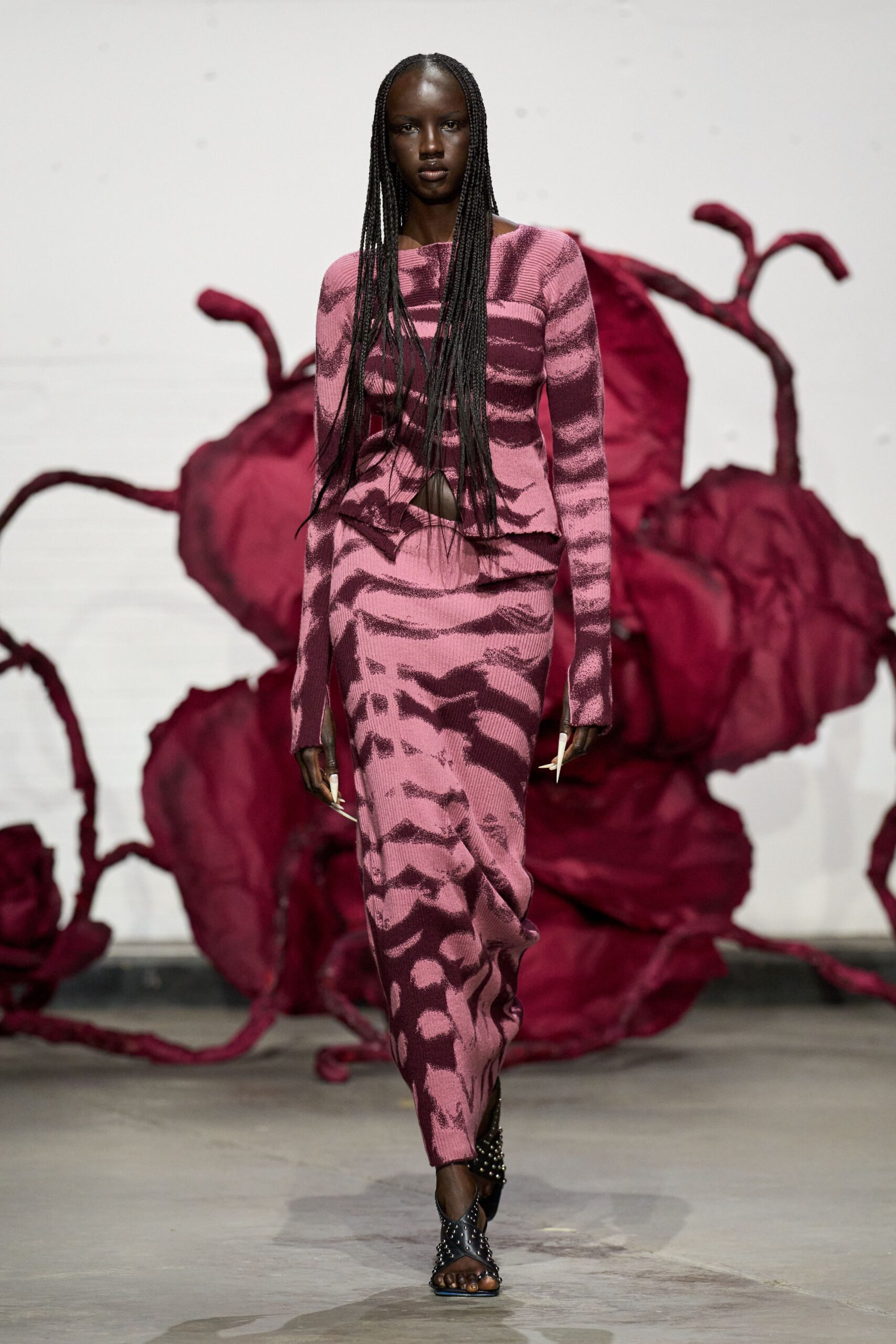 pink knit long-sleeve v-neck fitted printed midi dress