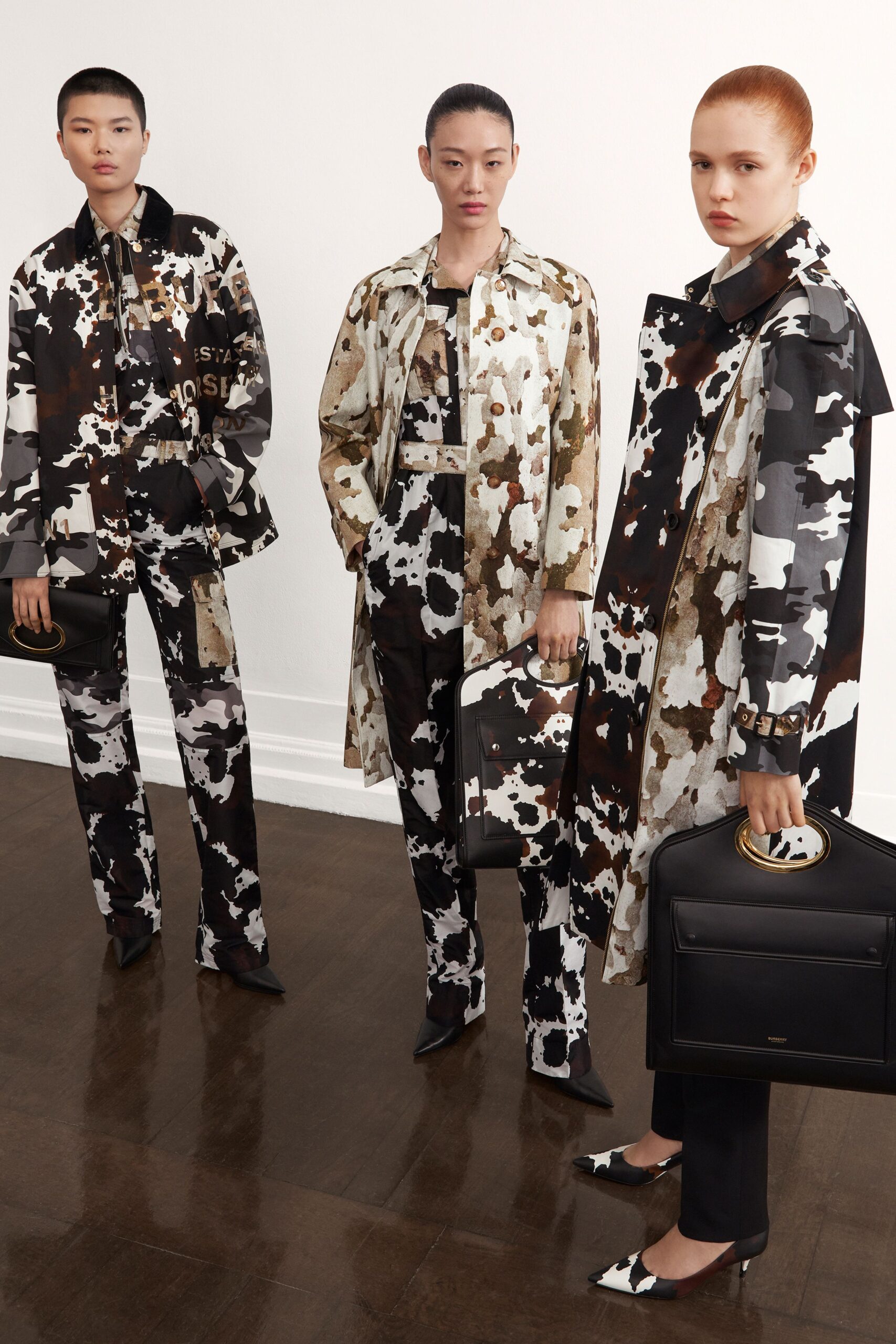 Burberry F/W 21 Look 220