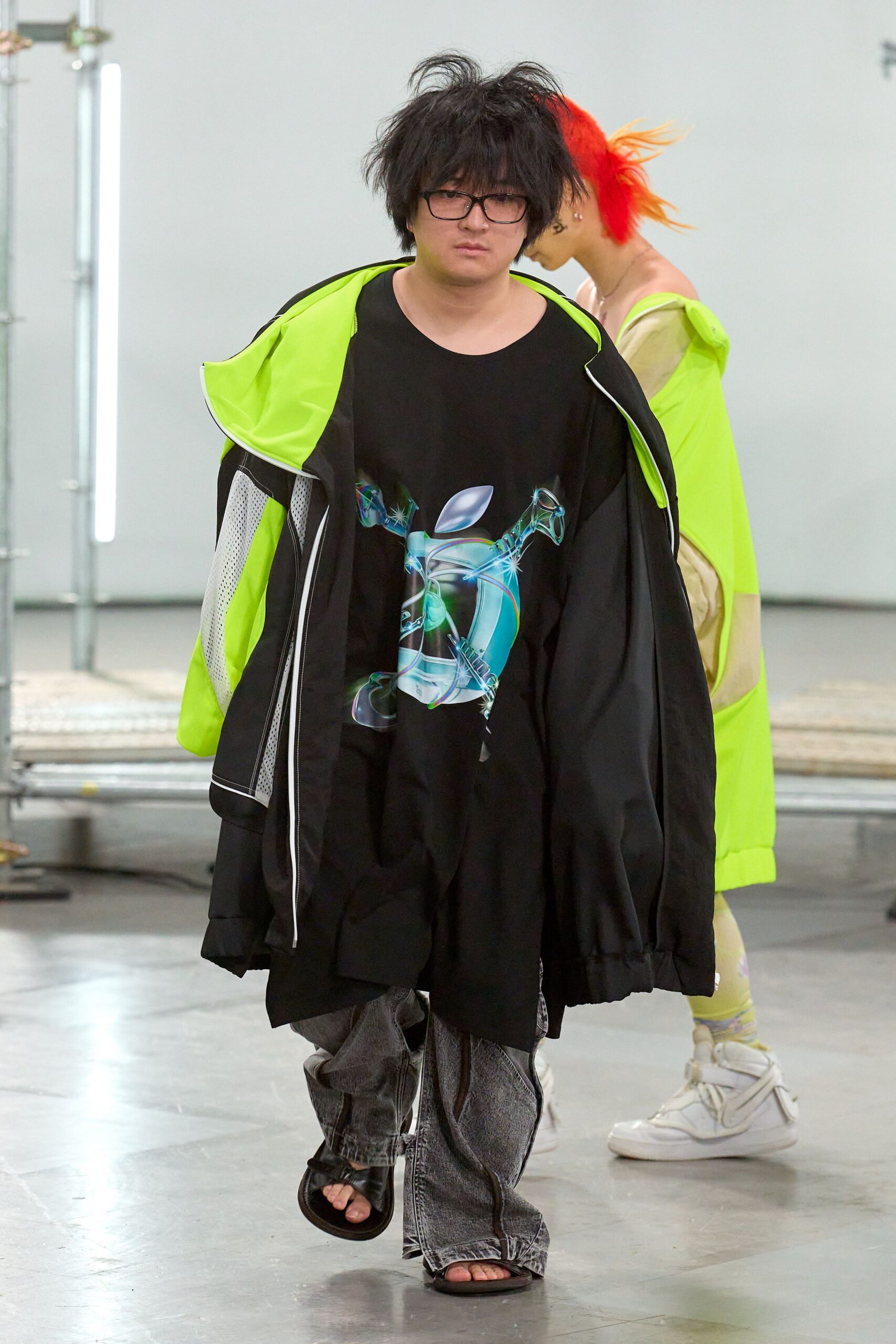 black oversized coat with t-shirt