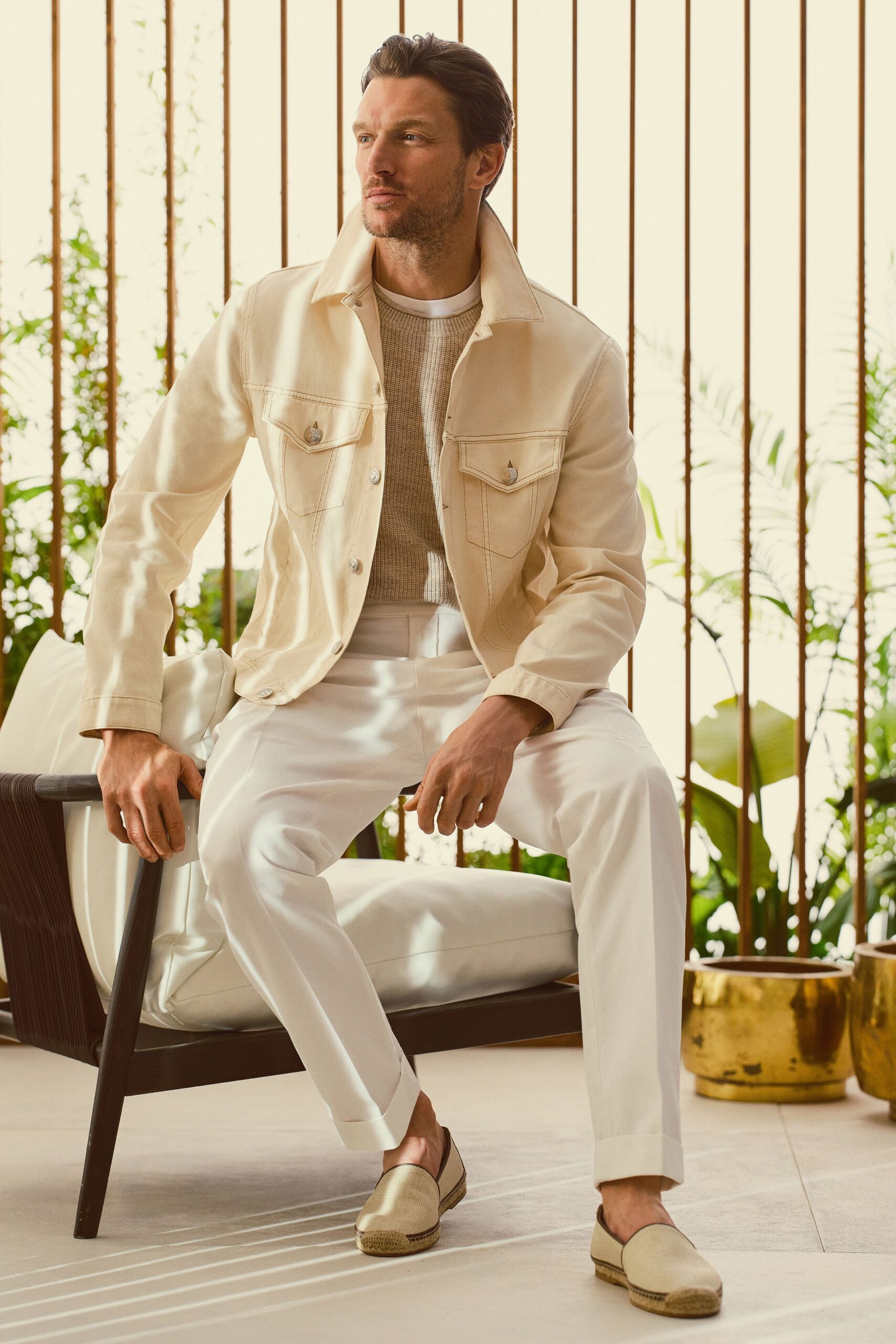 beige cotton long-sleeve collared fitted buttoned jacket