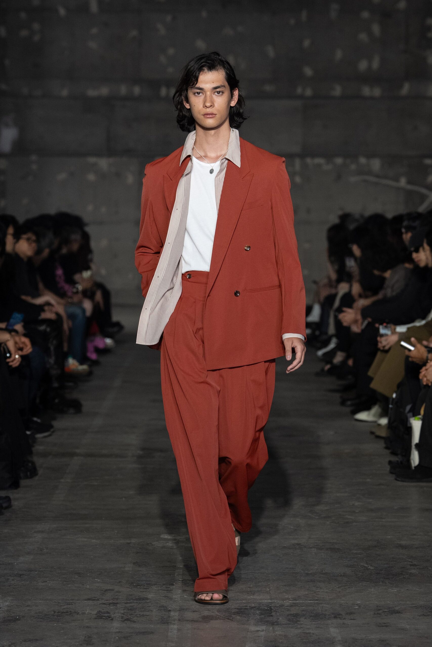 red wool long-sleeve collared structured buttoned pockets blazer