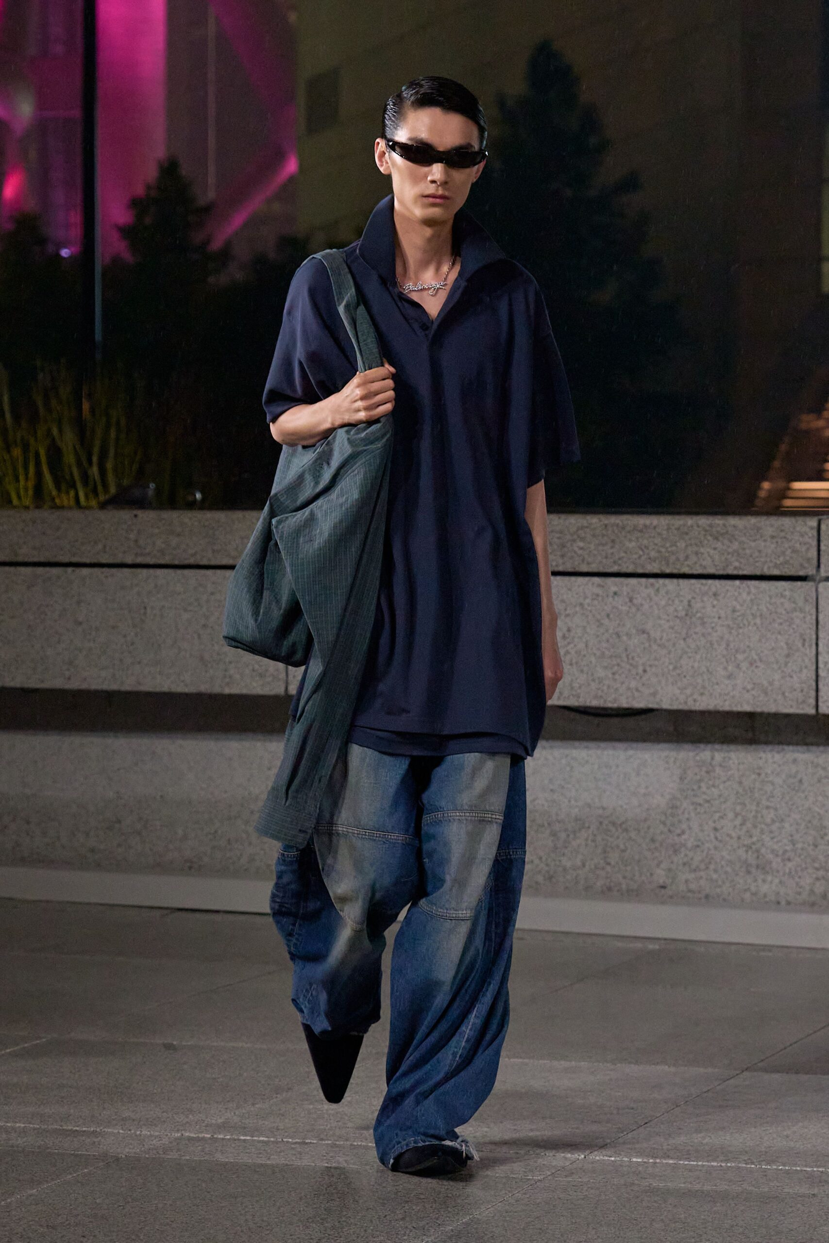 blue denim relaxed wide-leg distressed pants