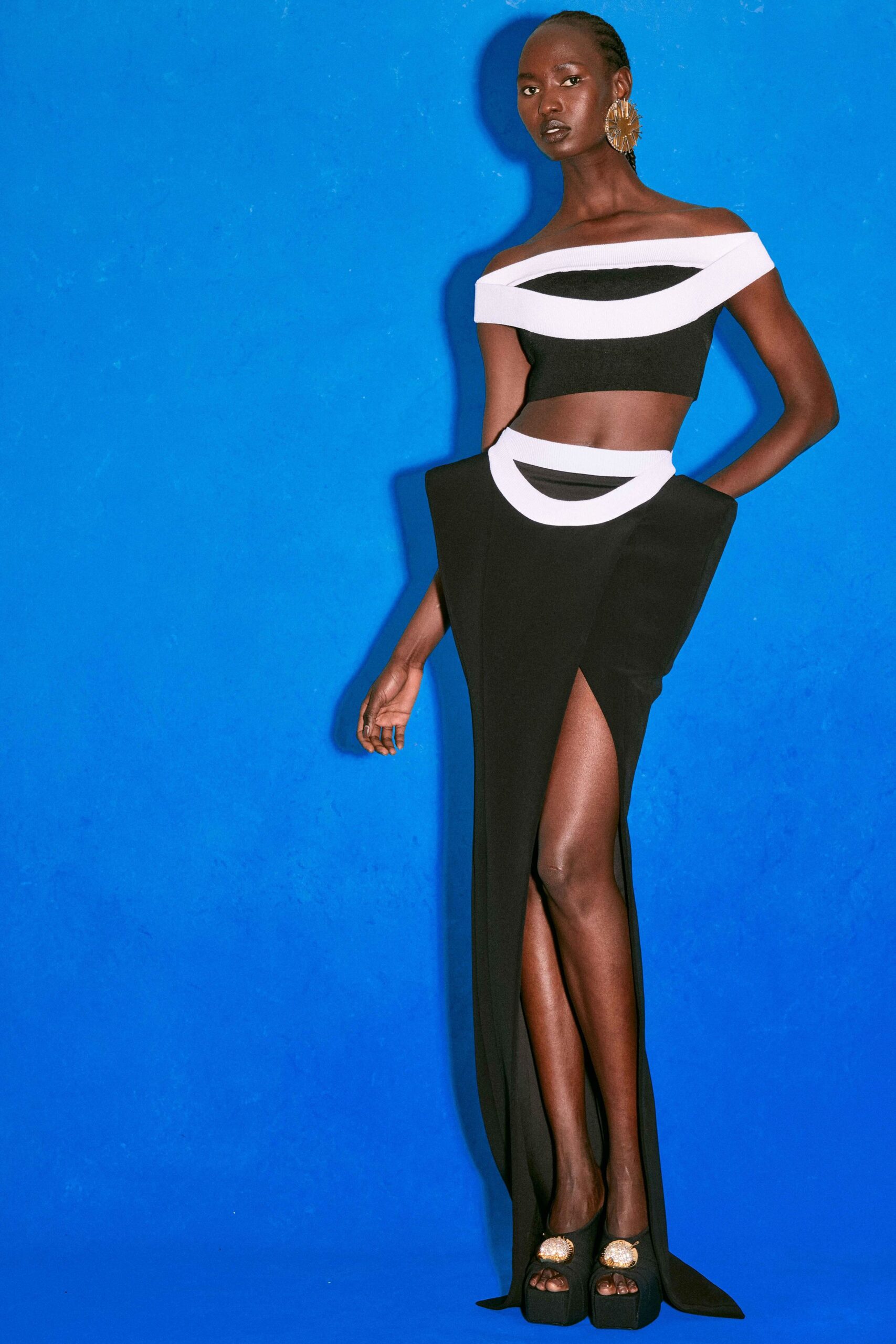 black sleeveless off-shoulder fitted cropped crop-top