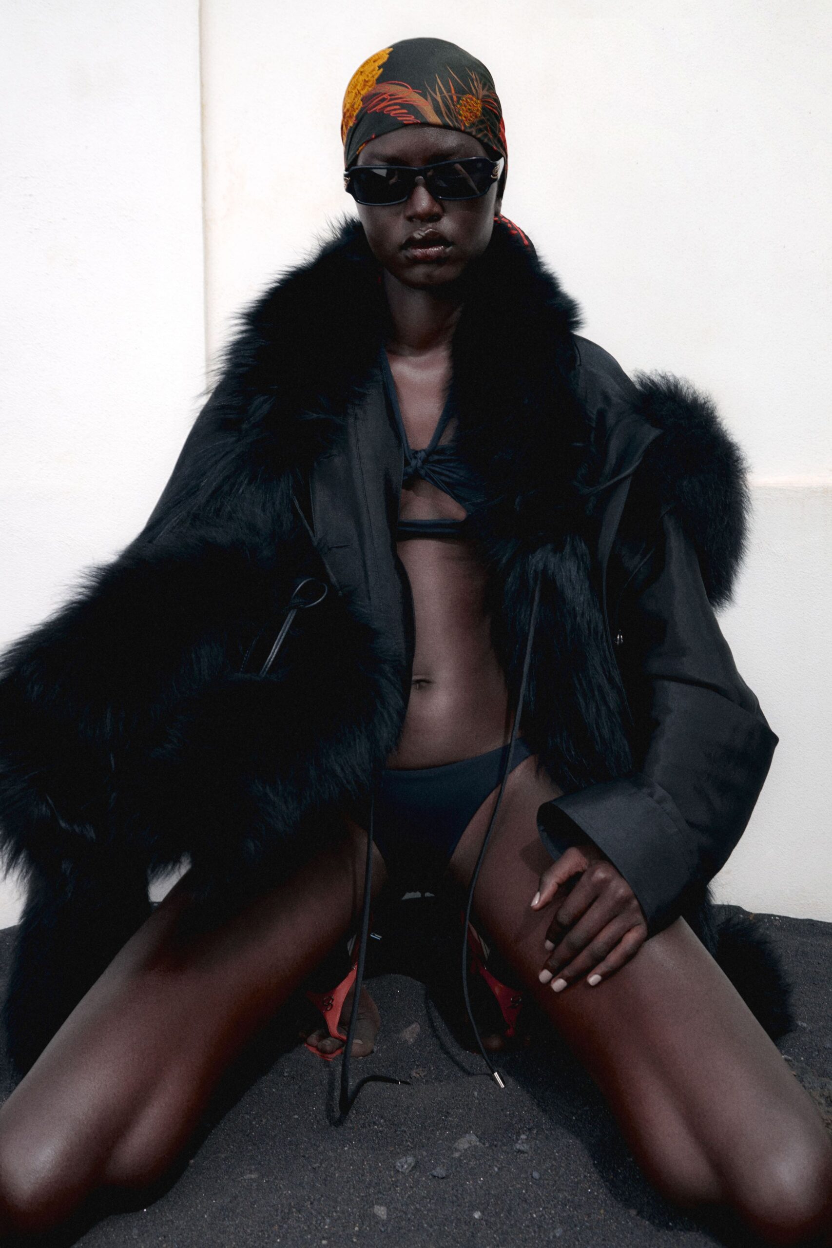 black fur long-sleeve collared oversized pockets textured coat