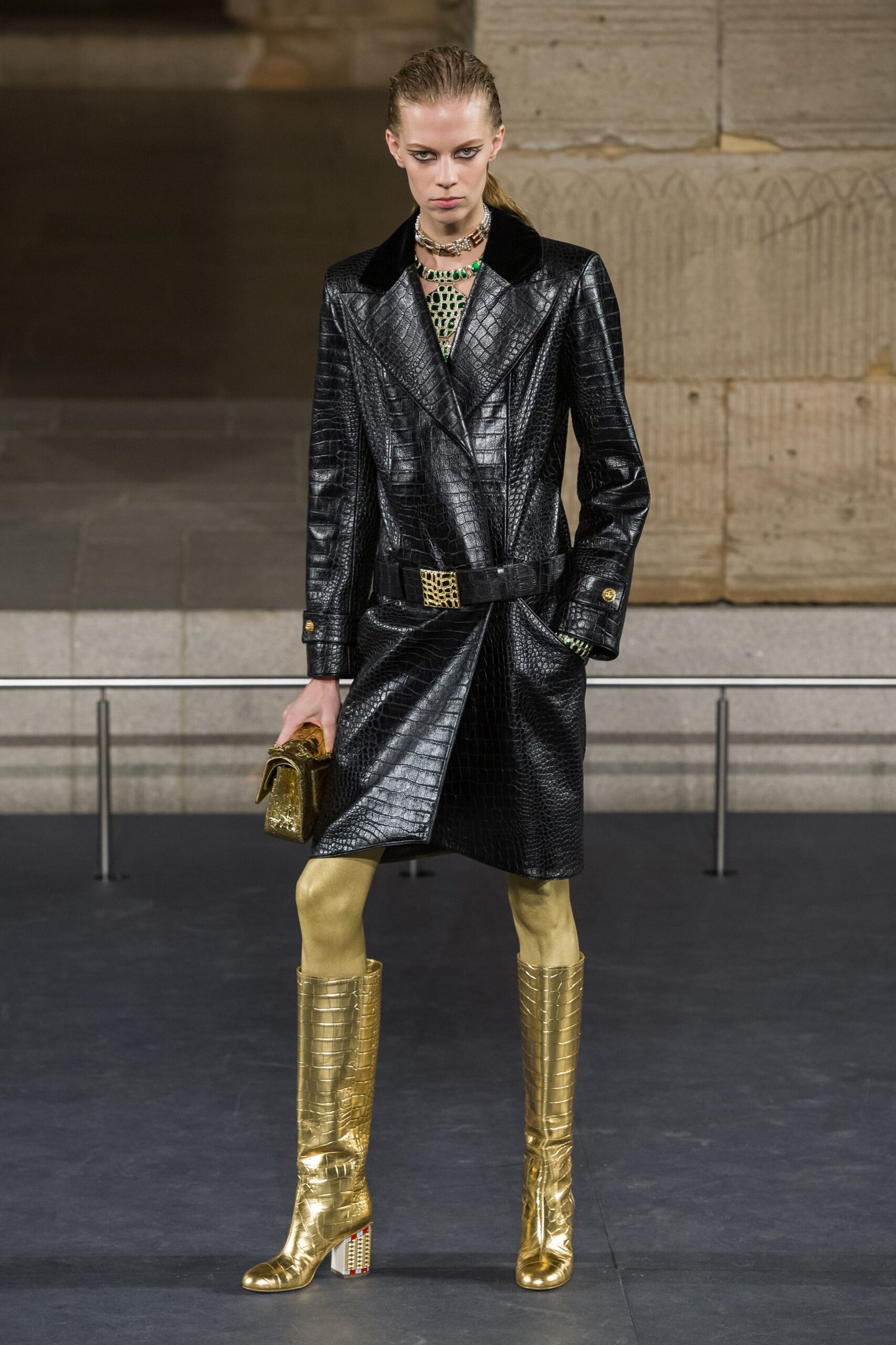 Chanel F/W 19 Look 360
