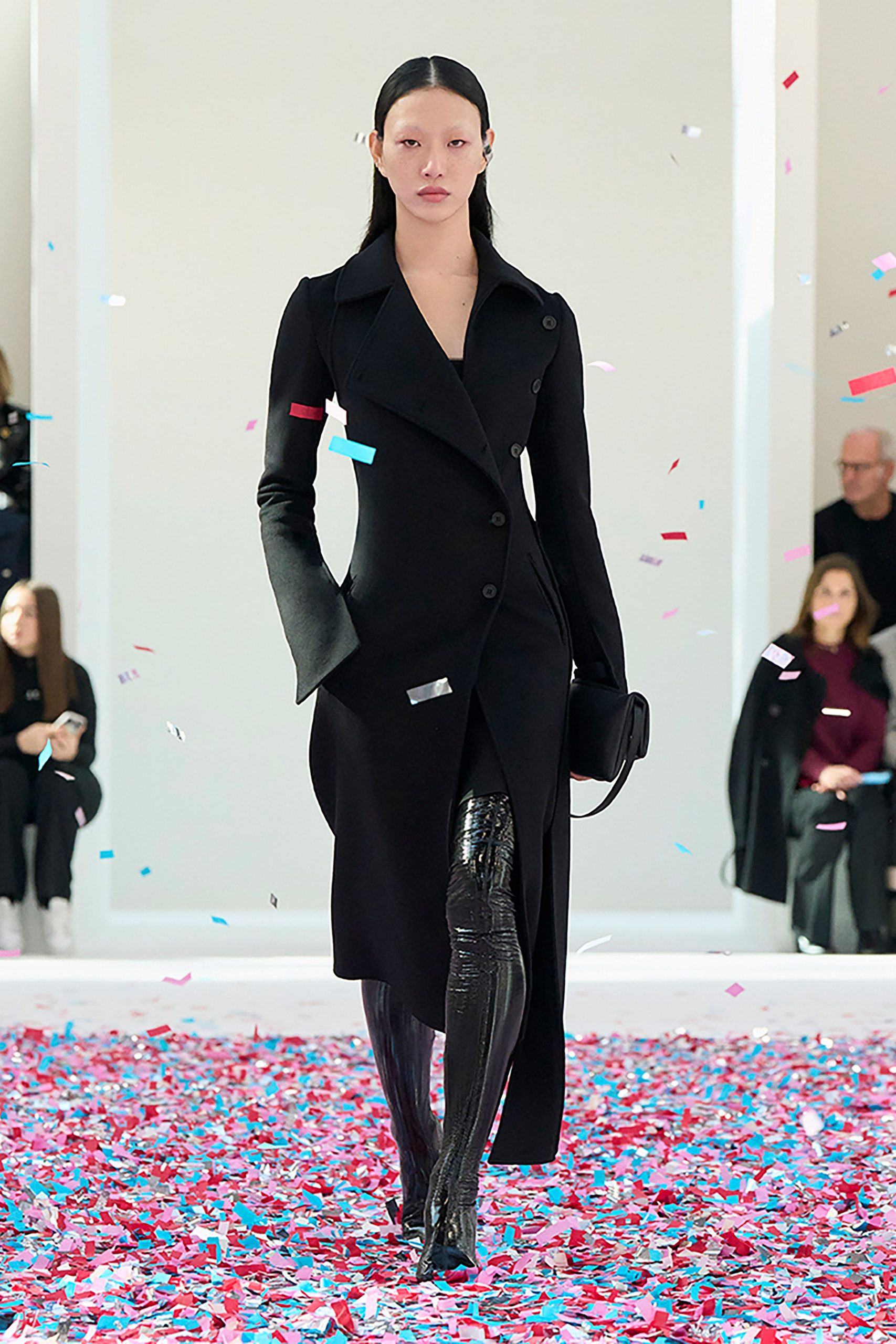 black wool long-sleeve collared fitted buttoned coat