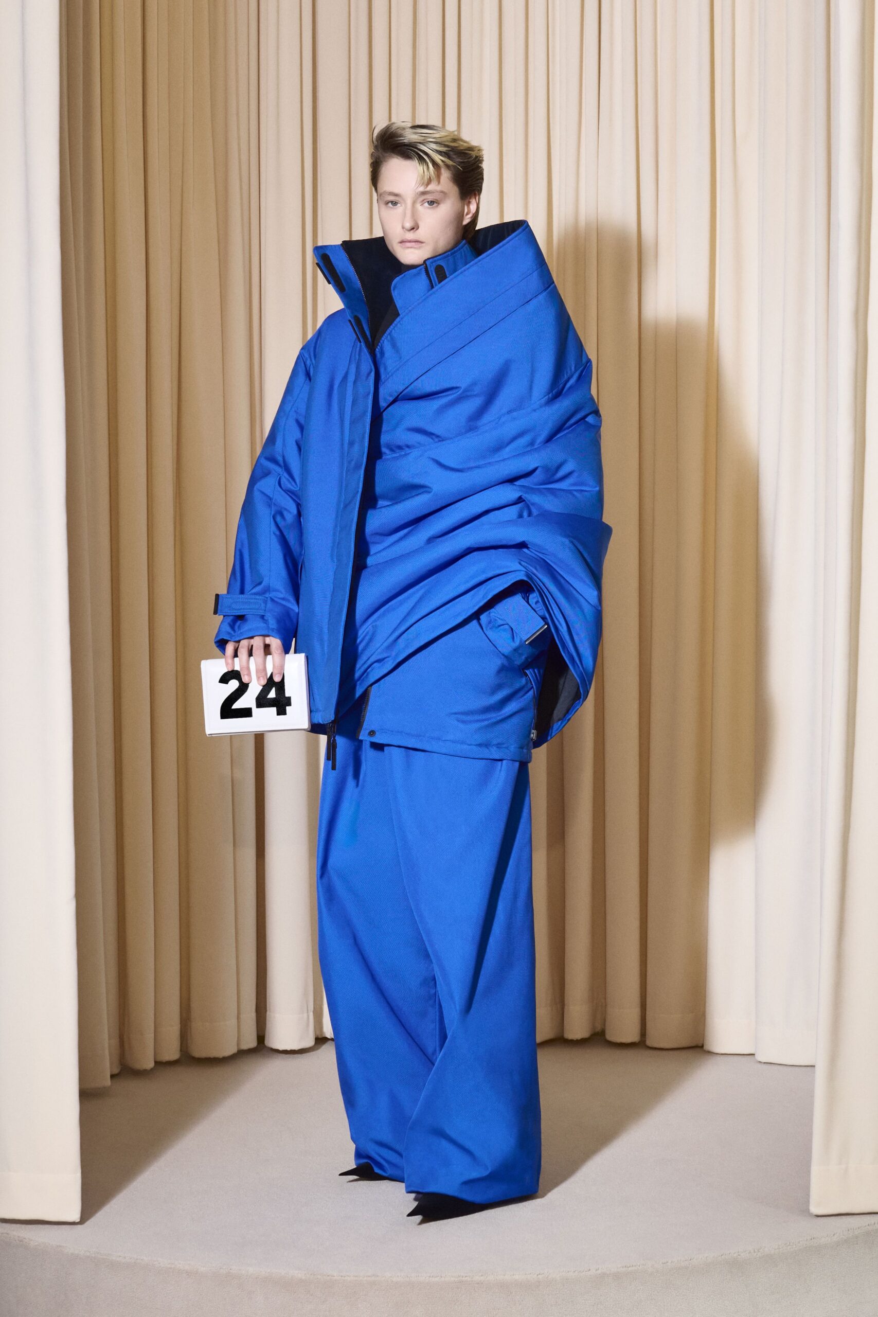 Balenciaga F/W 24 Couture Look 184