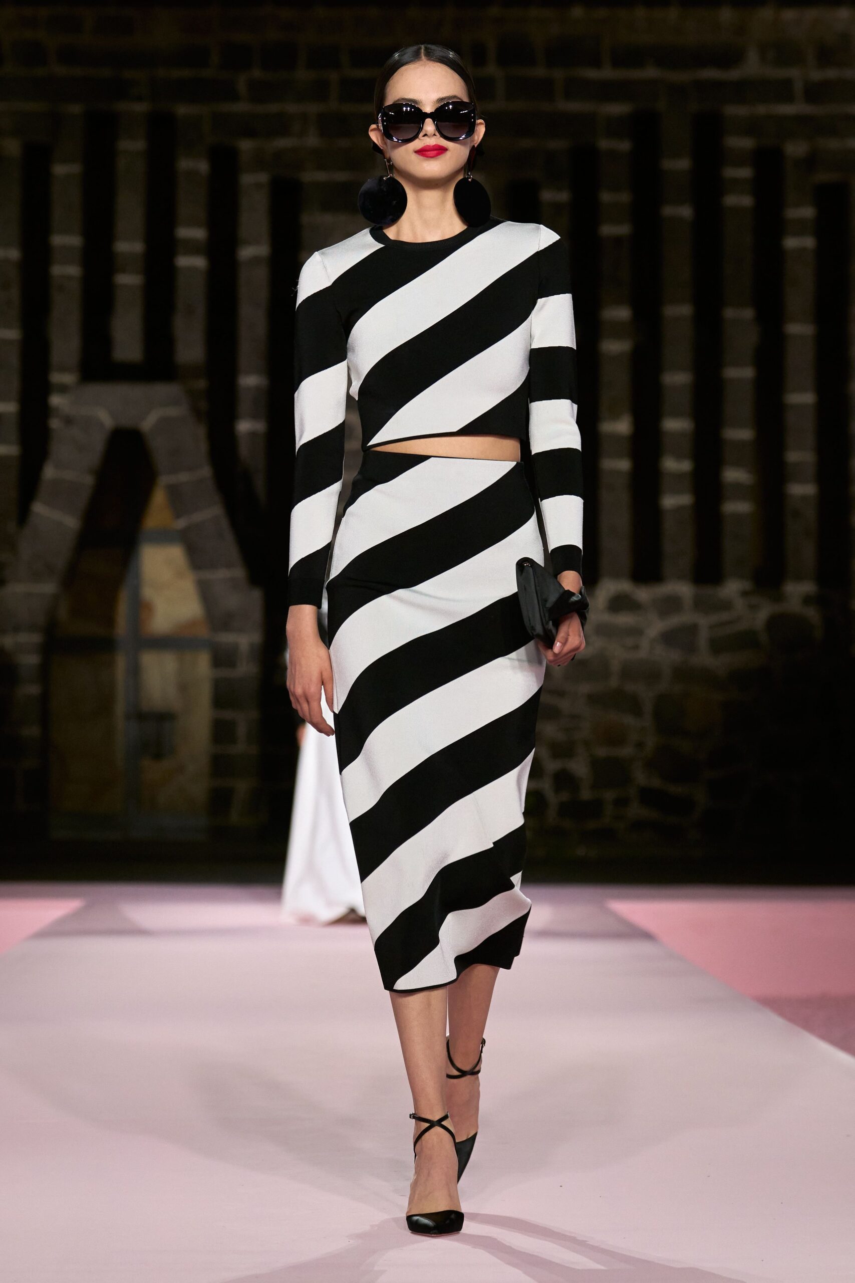 black cotton long-sleeve fitted striped pencil cropped dress