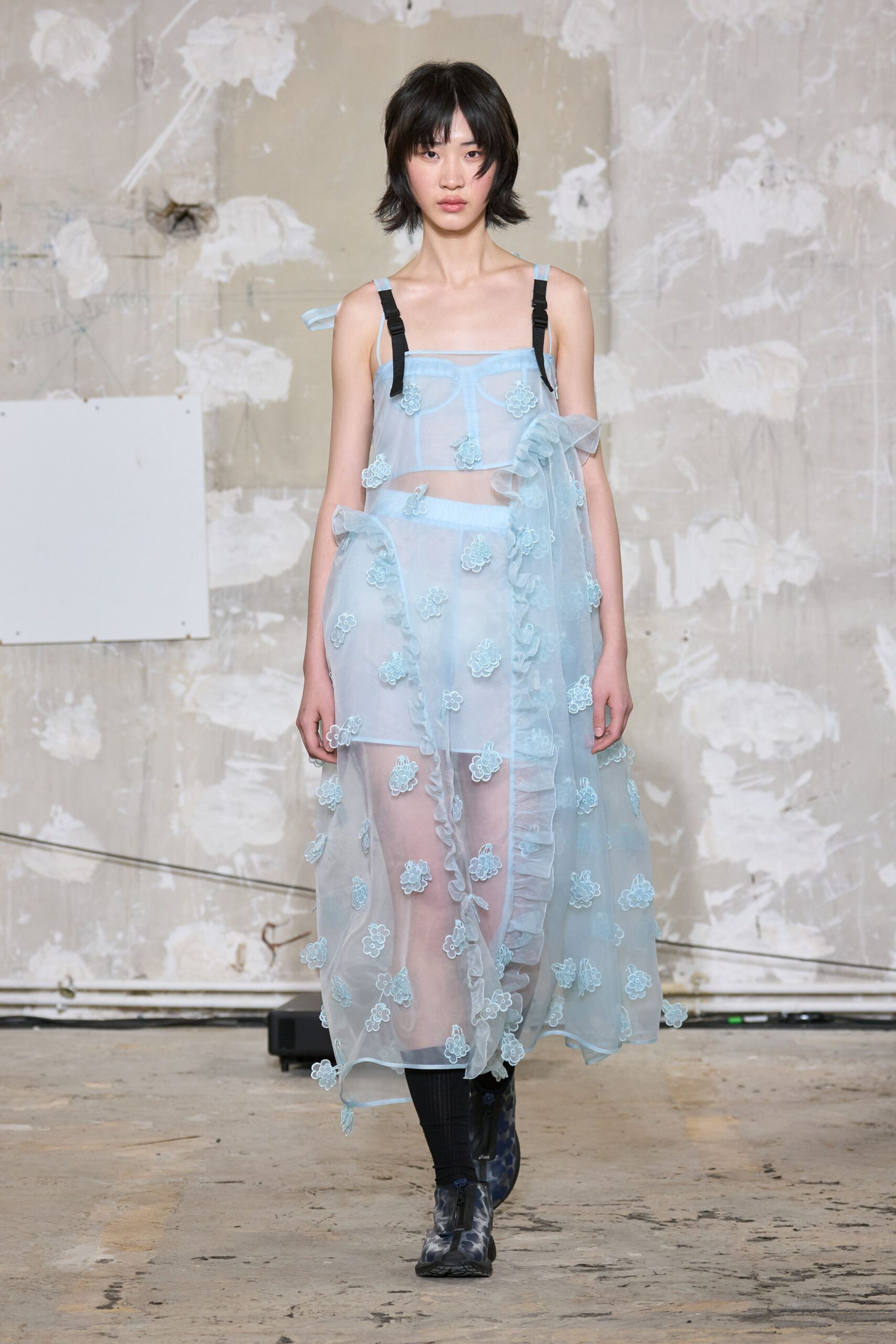 blue tulle sleeveless v-neck fitted ruffled embroidered dress