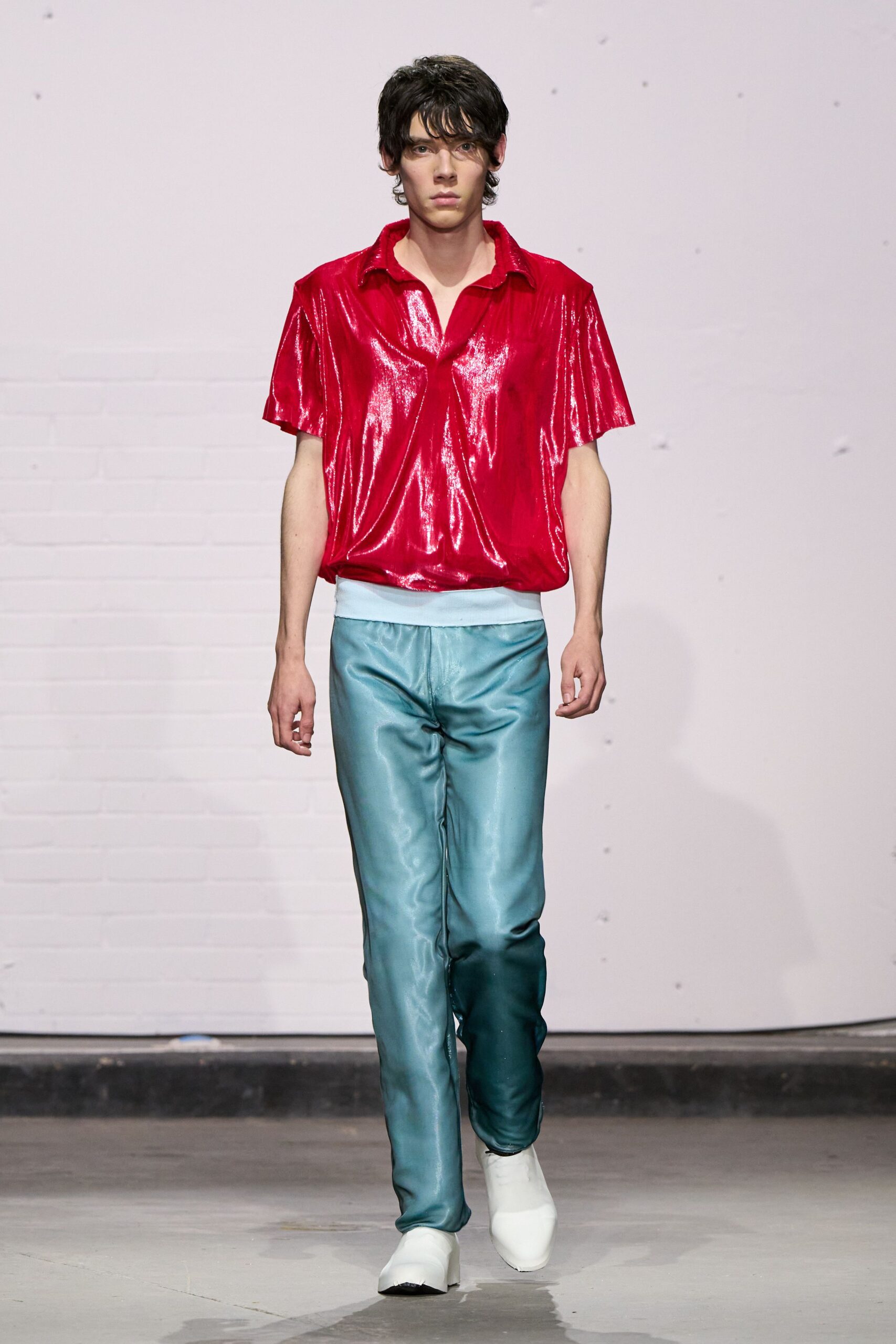 red silk short-sleeve collared fitted shiny shirt