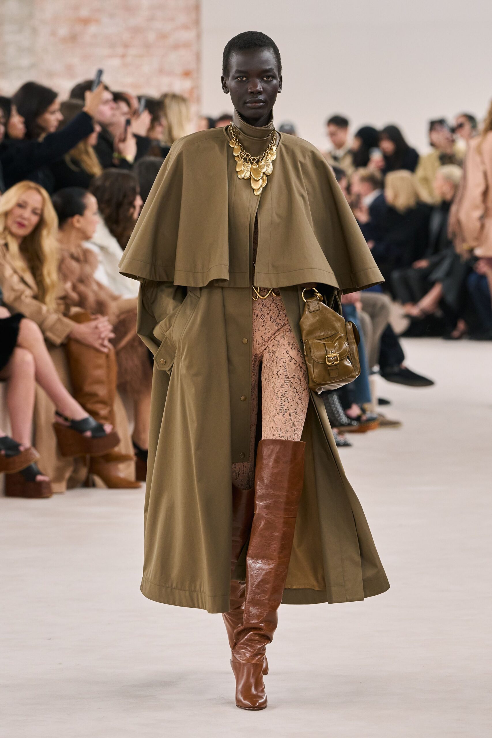 Chloé F/W 24 Look 359