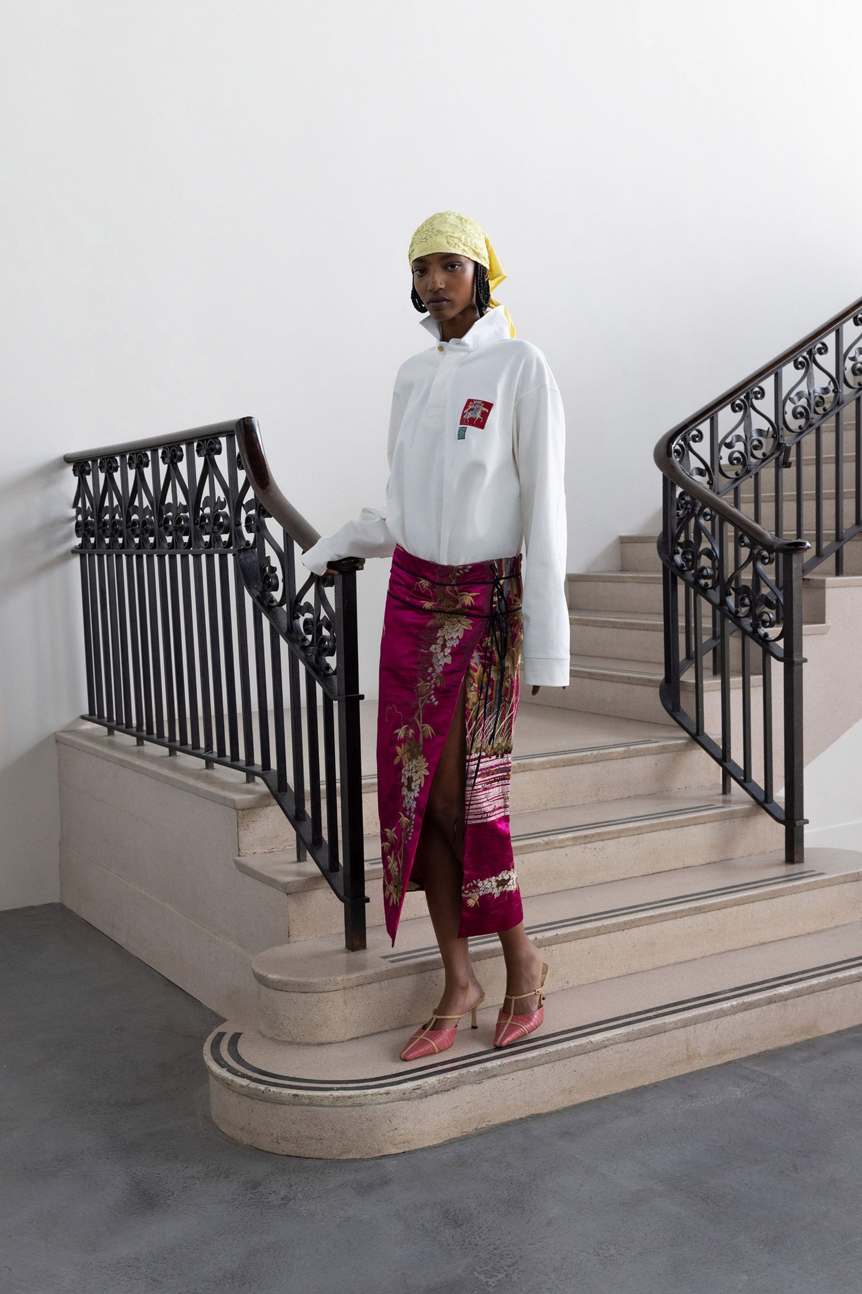 oversized white hoodie with pink skirt