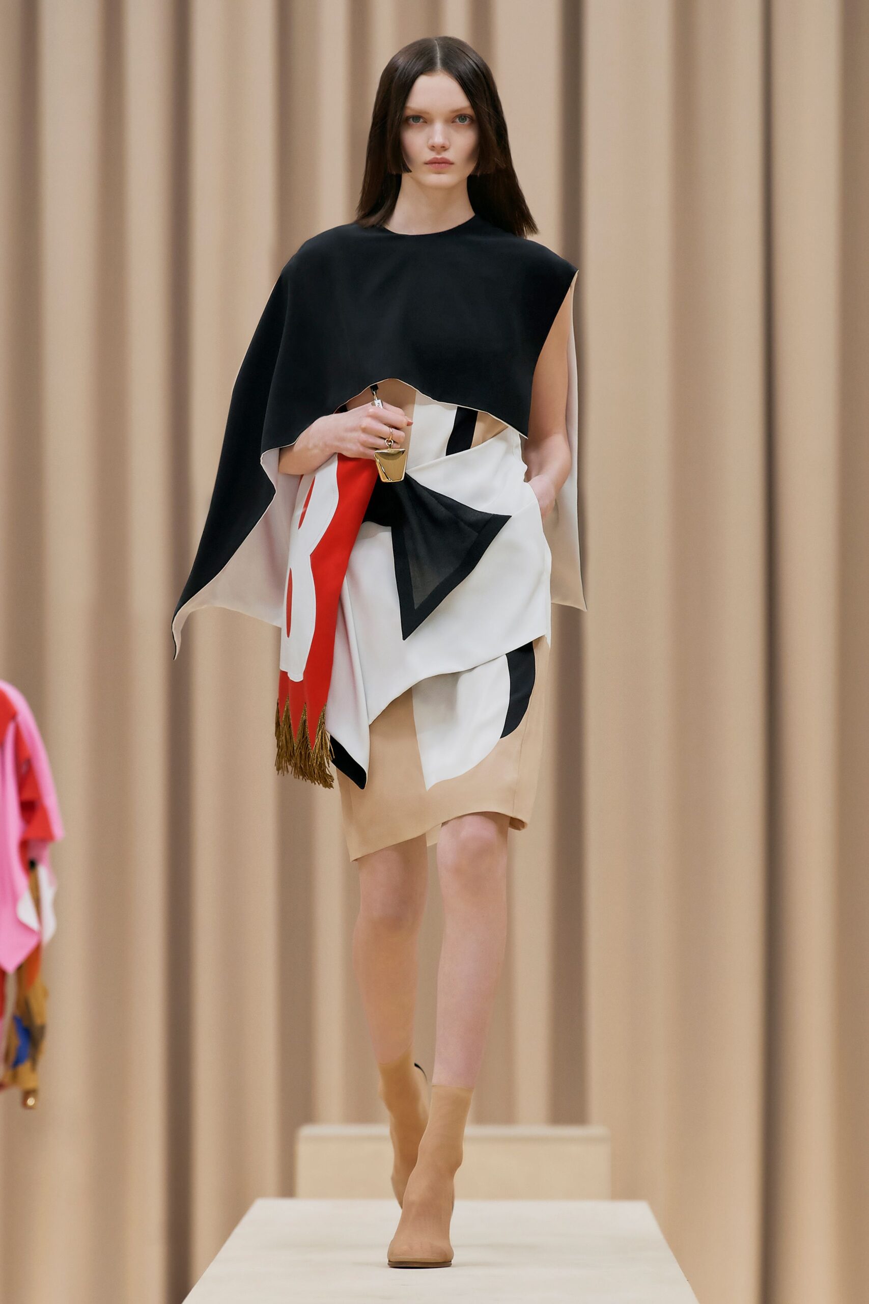 Burberry F/W 21 Look 320