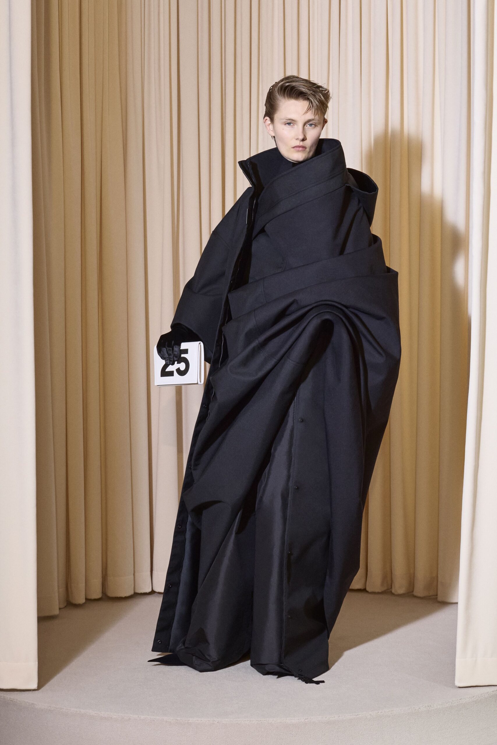 Balenciaga F/W 24 Couture Look 190