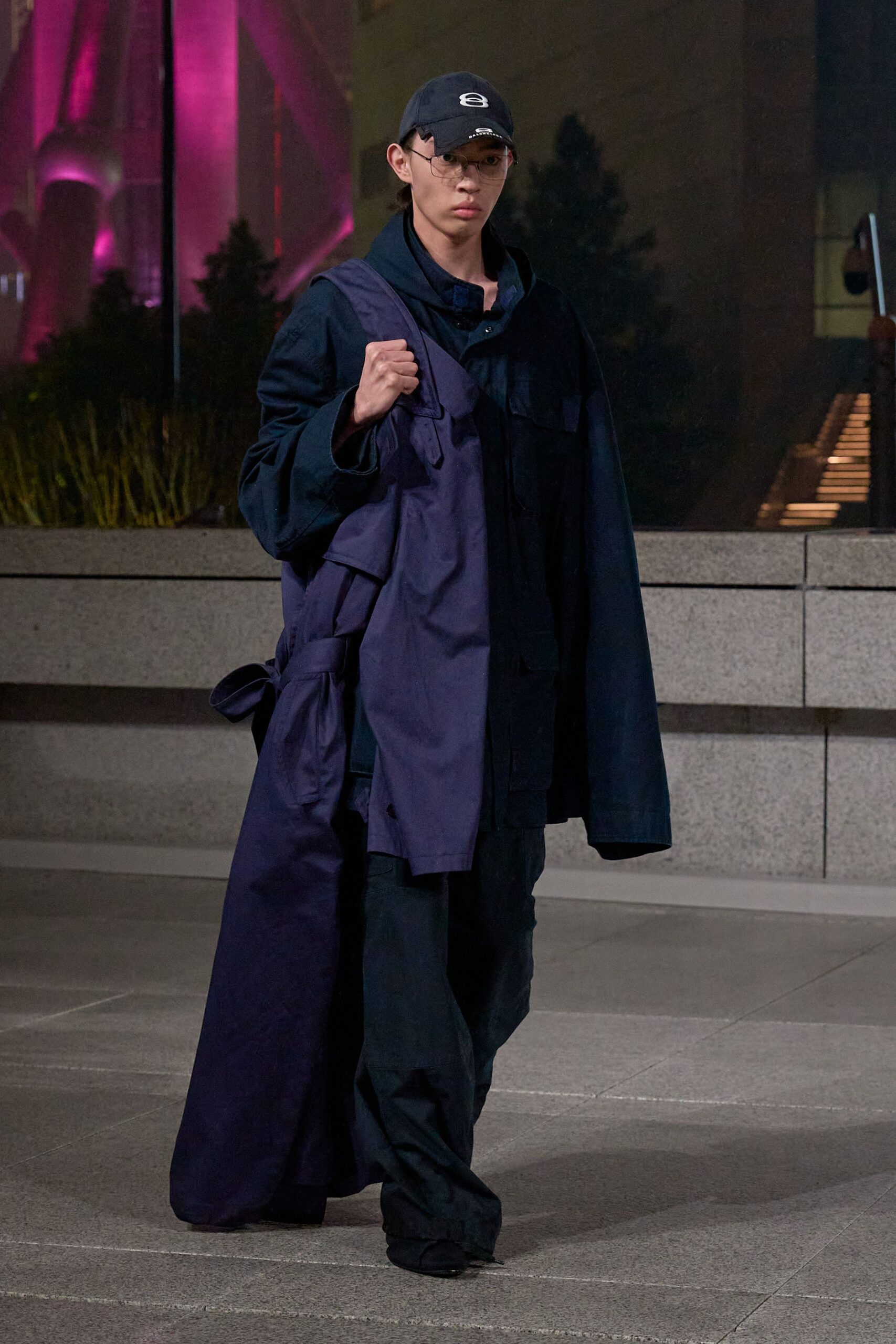 black cotton long-sleeve collared oversized layered coat