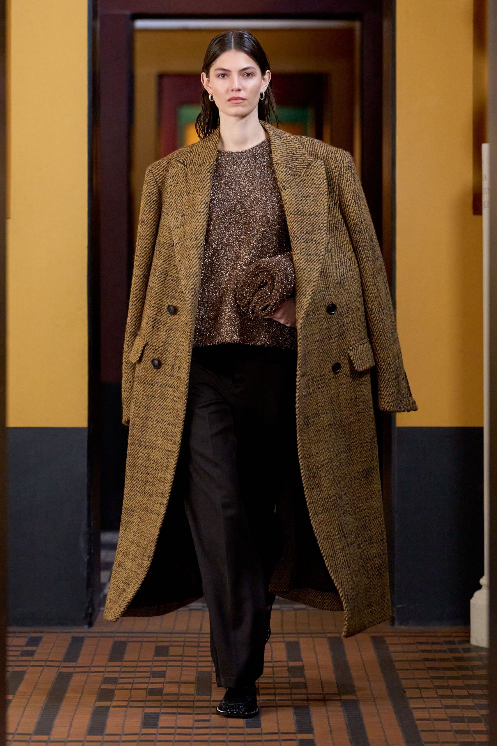 brown wool long-sleeve collared relaxed textured coat