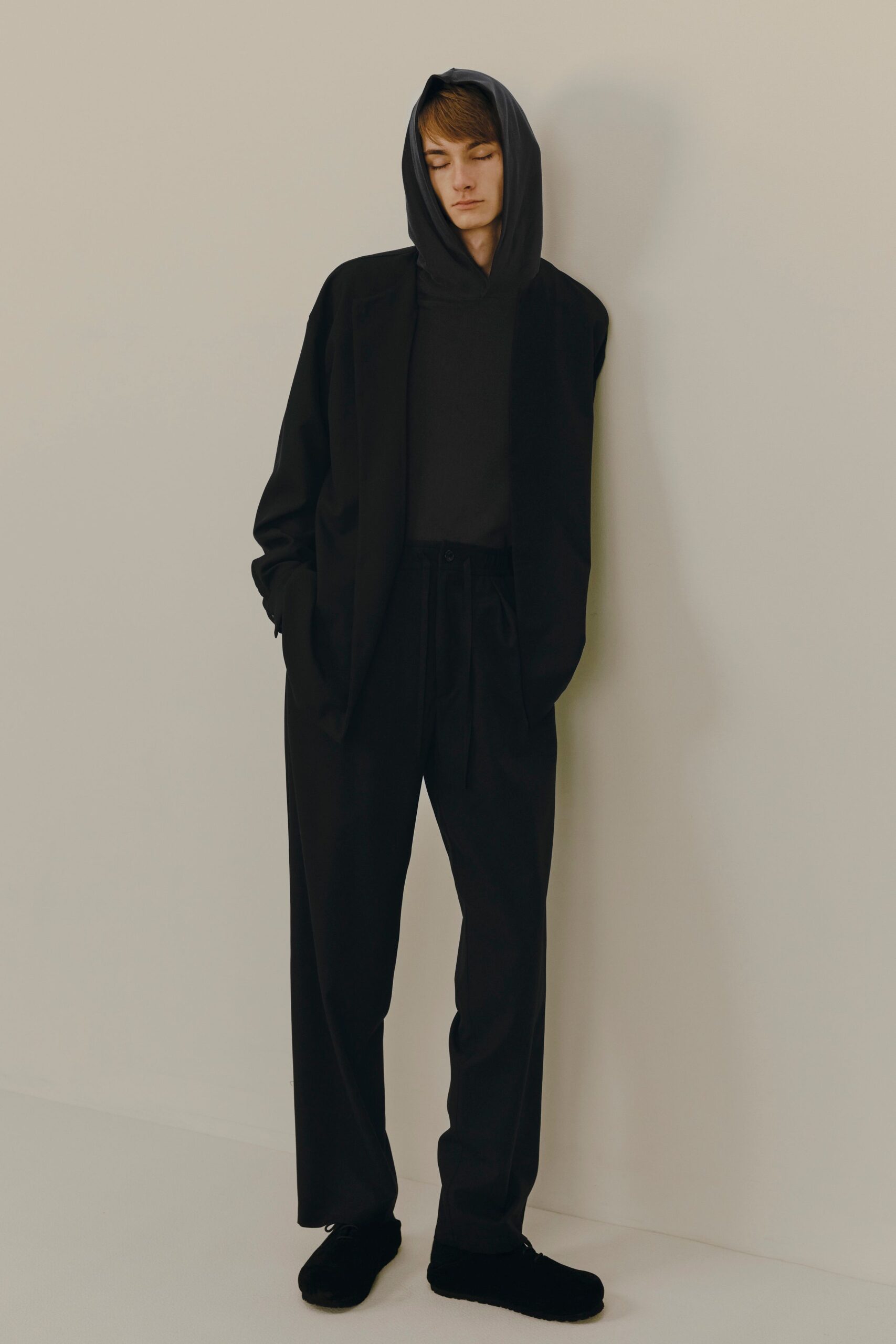 black relaxed outfit with hoodie