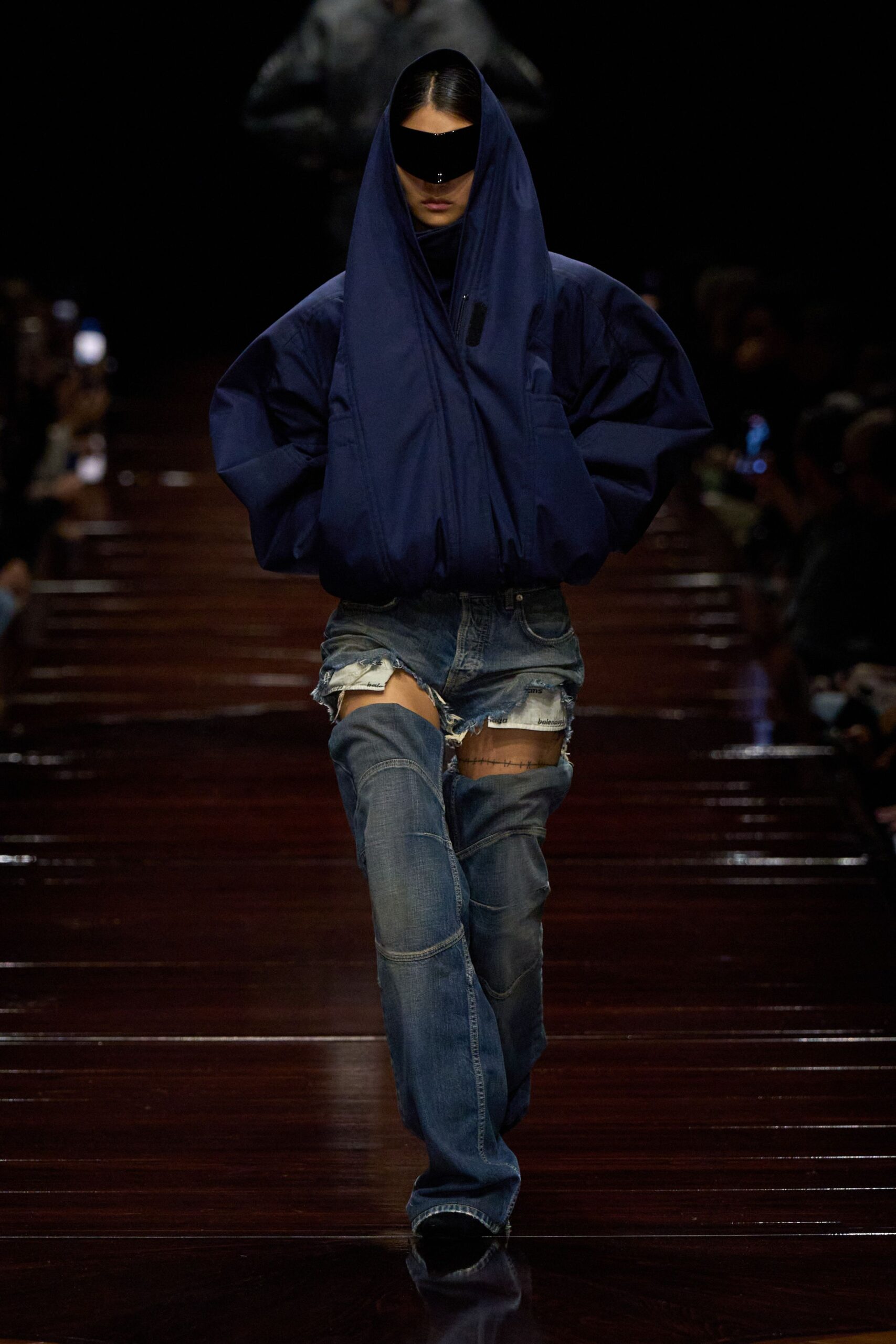 Balenciaga S/S 25 Look 260