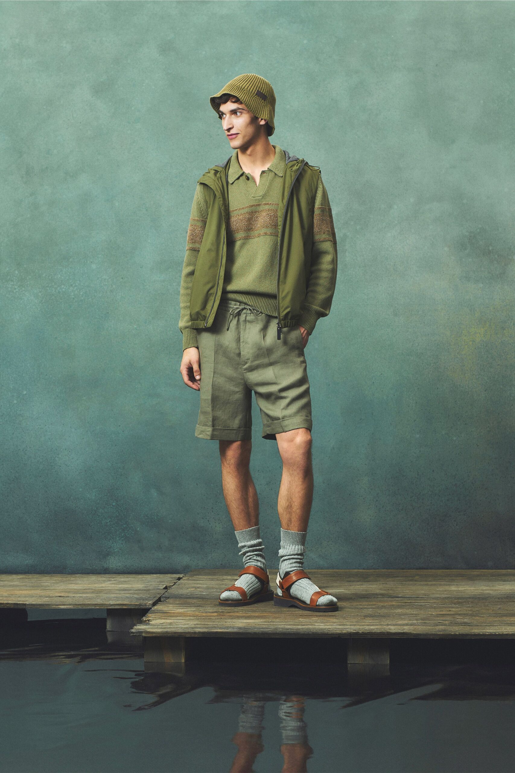 green cotton short-sleeve collared fitted striped shirt