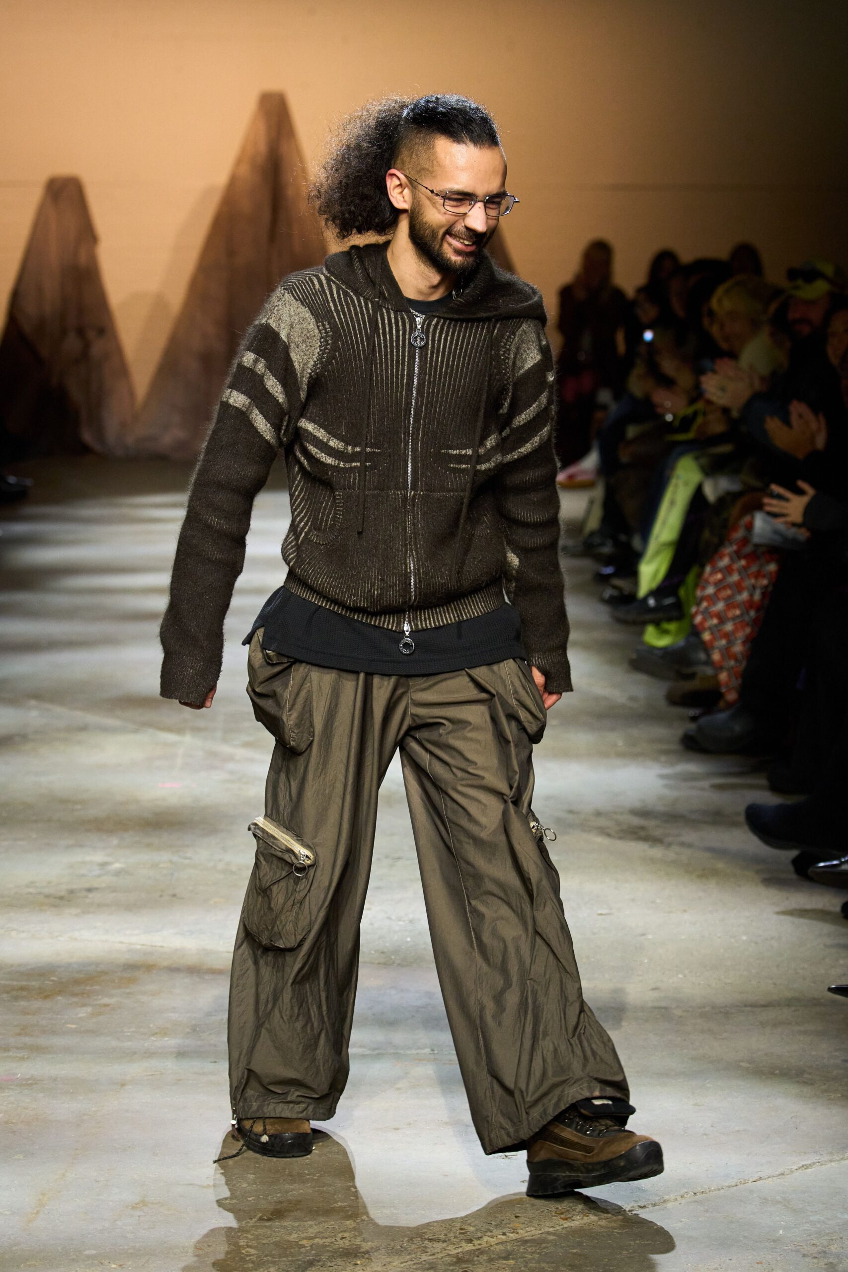 brown wool long-sleeve relaxed zippered striped hoodie