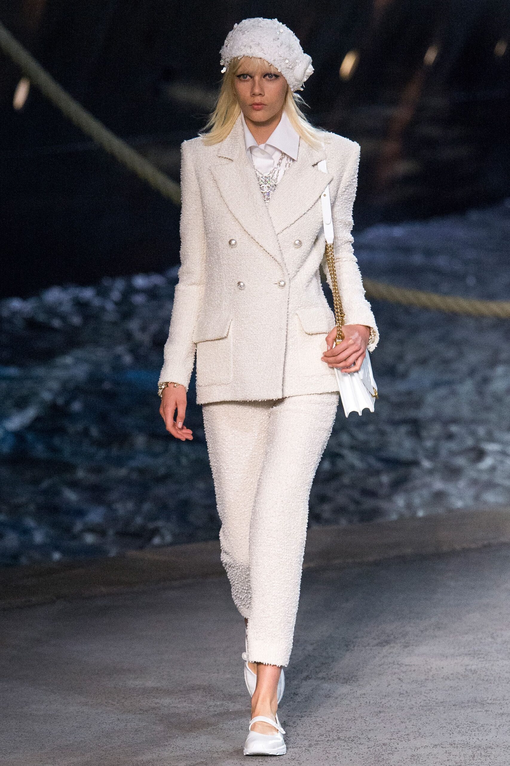 Chanel Resort 19 Look 395