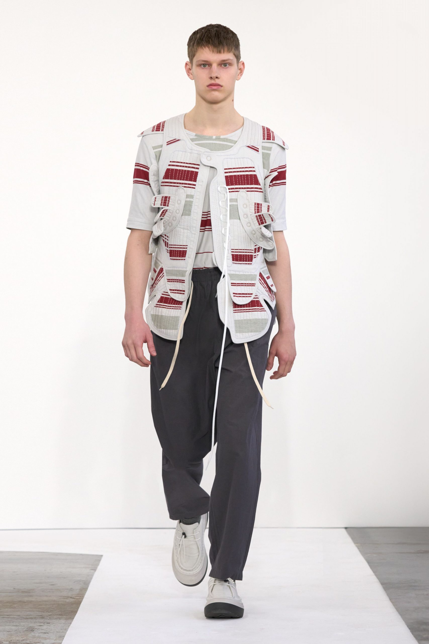 gray cotton short-sleeve collared relaxed printed shirt