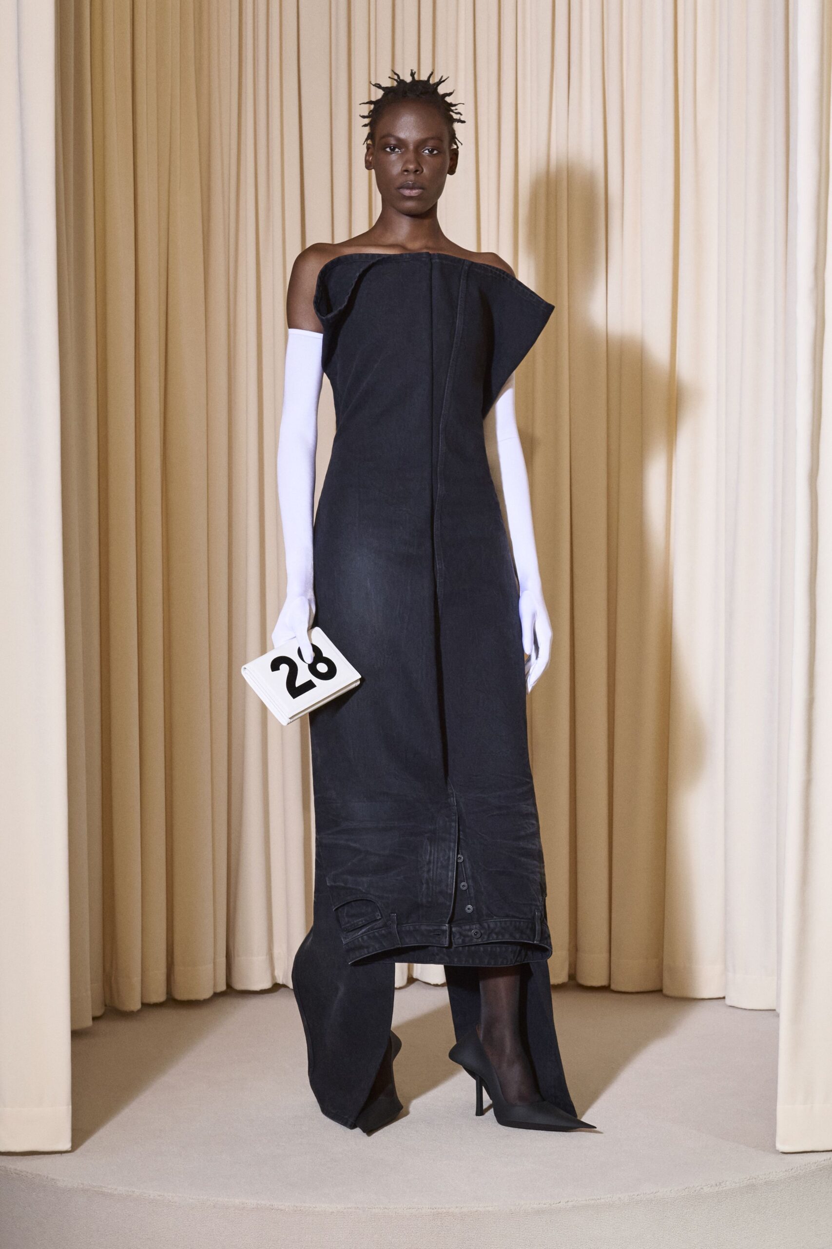 Balenciaga F/W 24 Couture Look 218