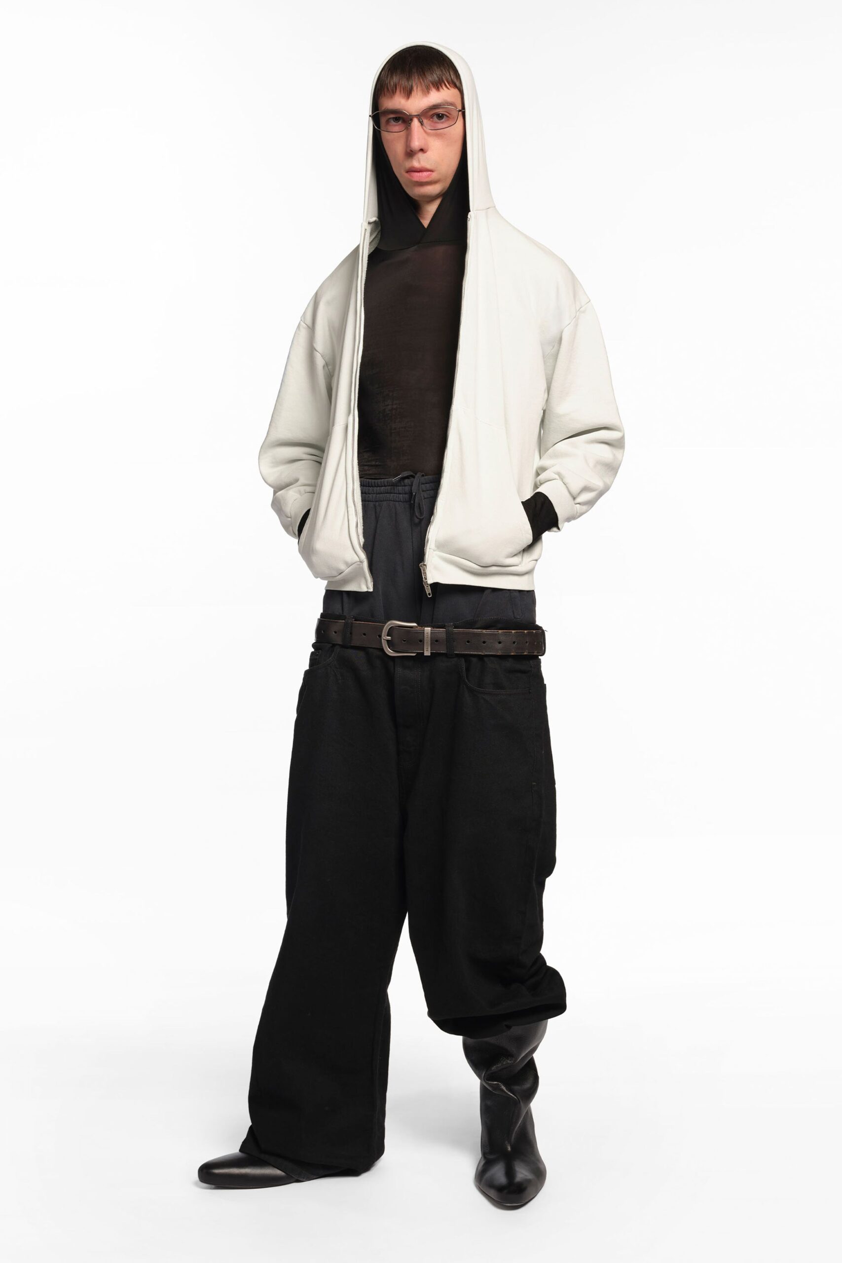 white cotton long-sleeve hooded oversized zippered pockets hoodie