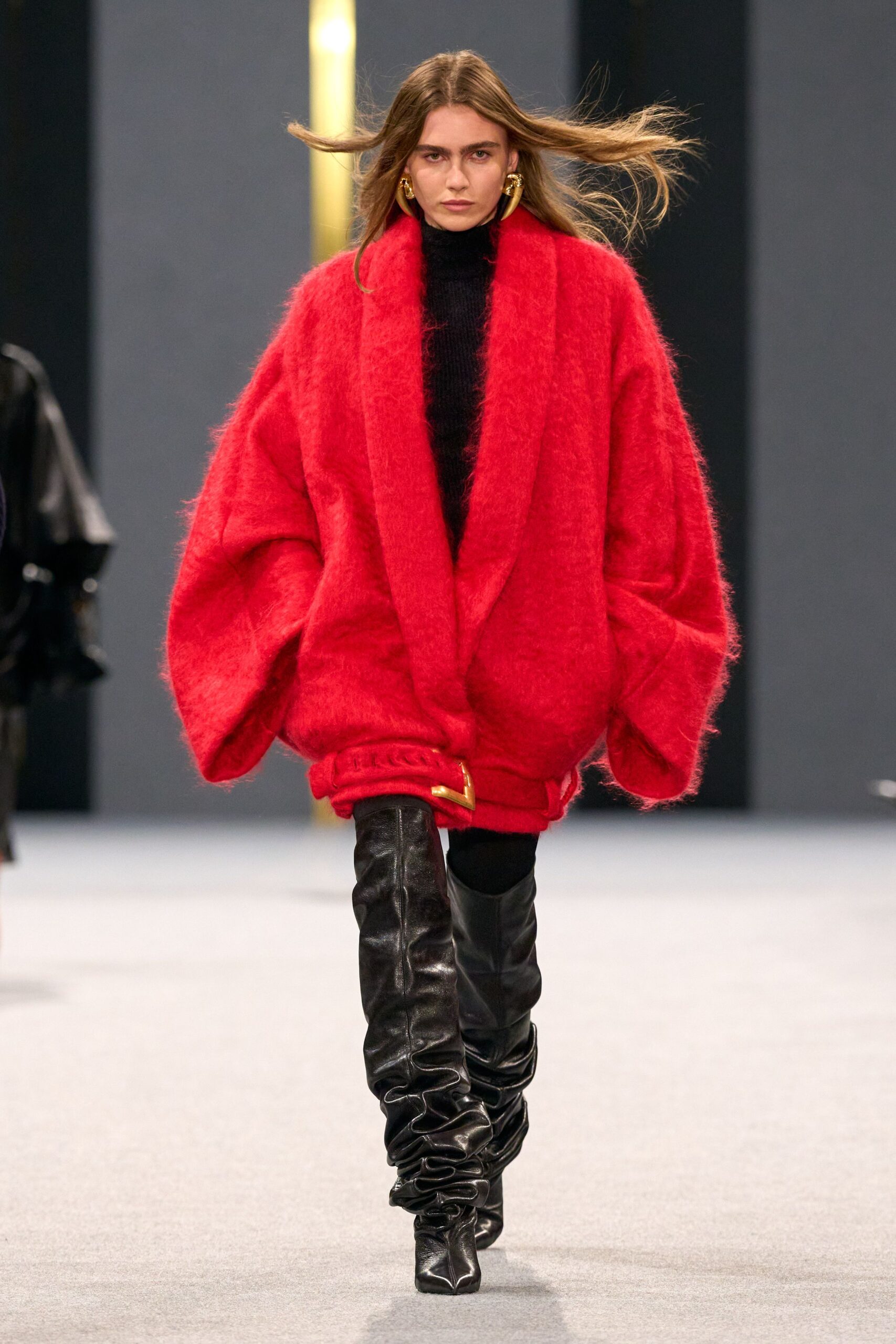 red wool long-sleeve collared oversized layered coat