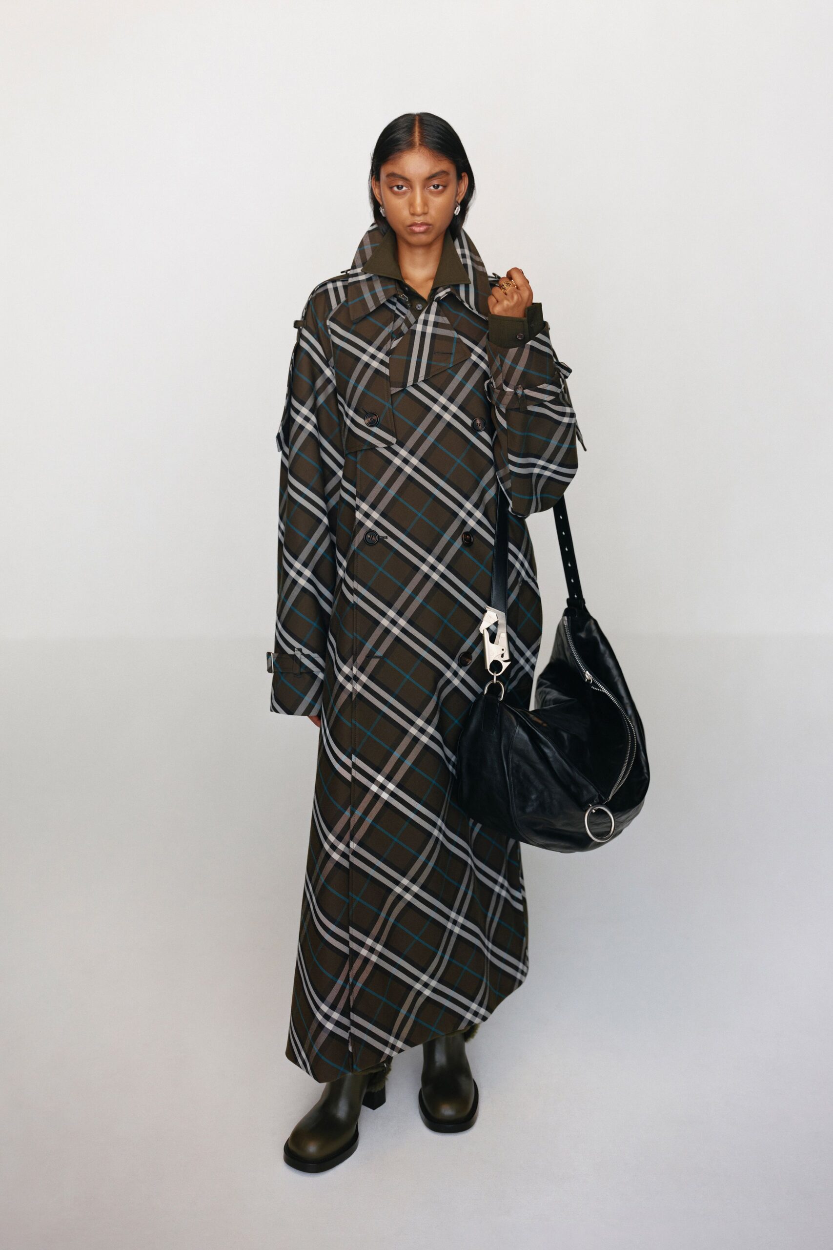 Burberry F/W 24 Look 295