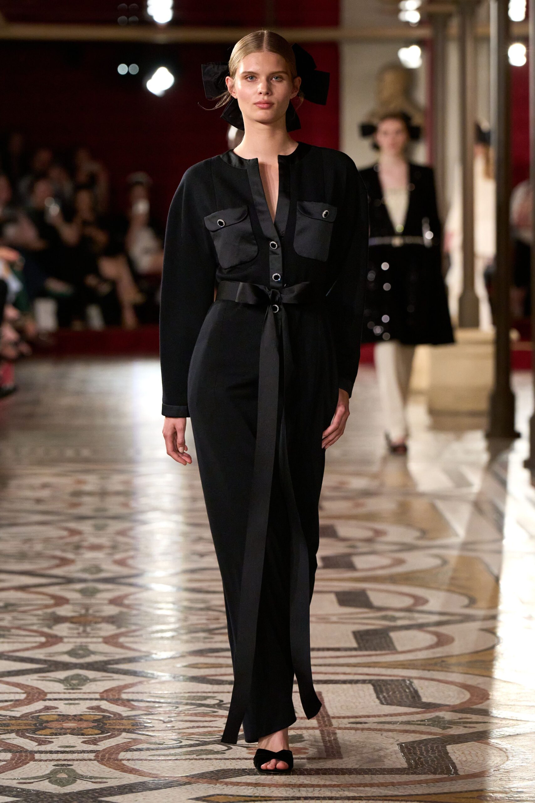 Chanel F/W 24 Couture Look 354