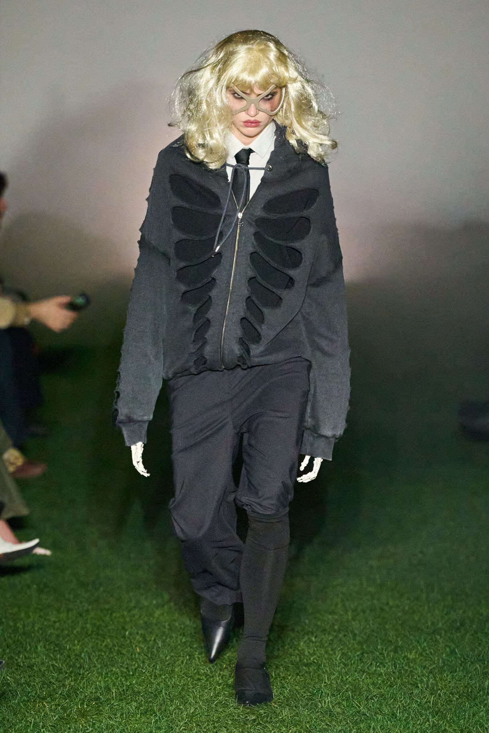 black relaxed jacket with fitted pants