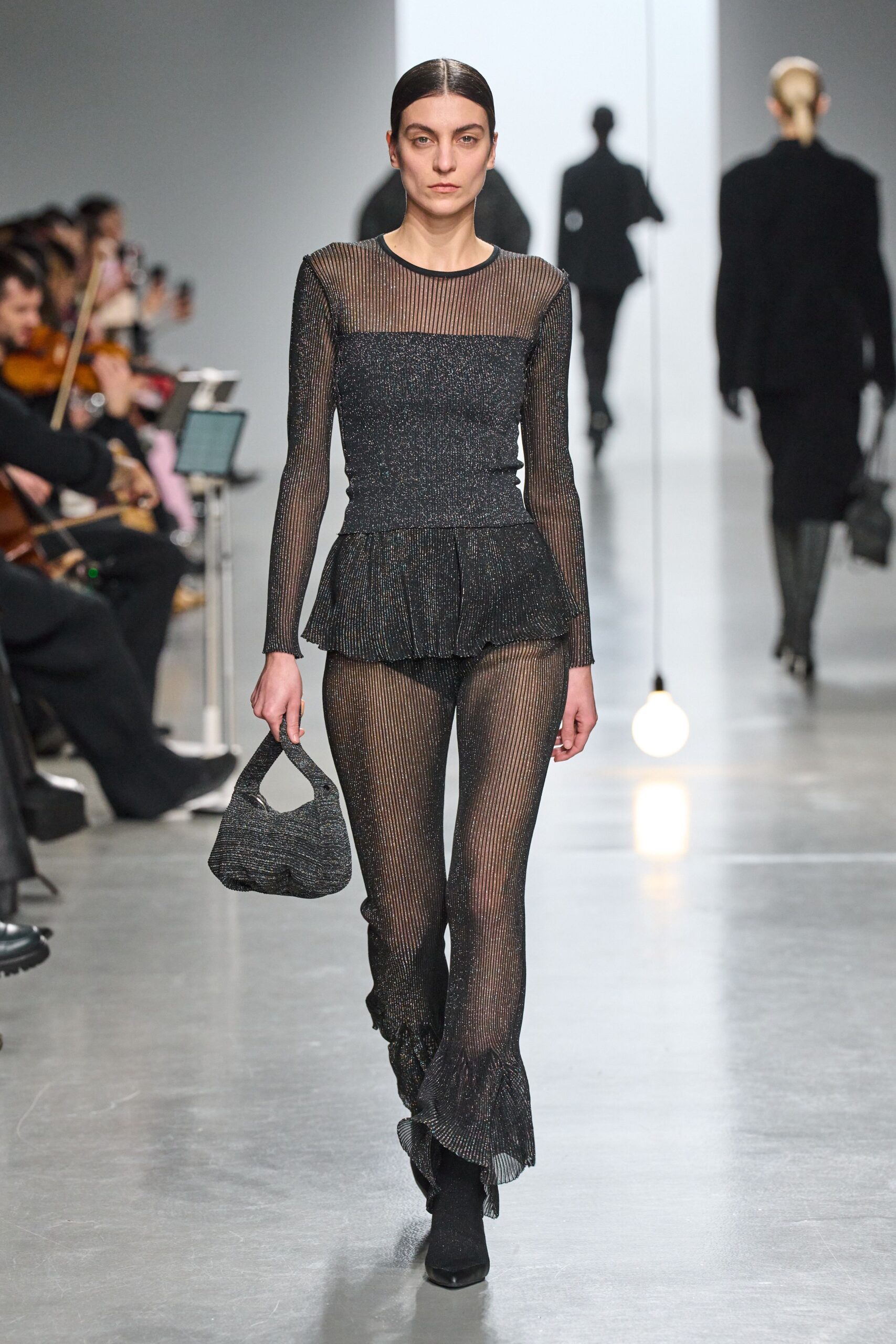 CFCL F/W 24 Look 427