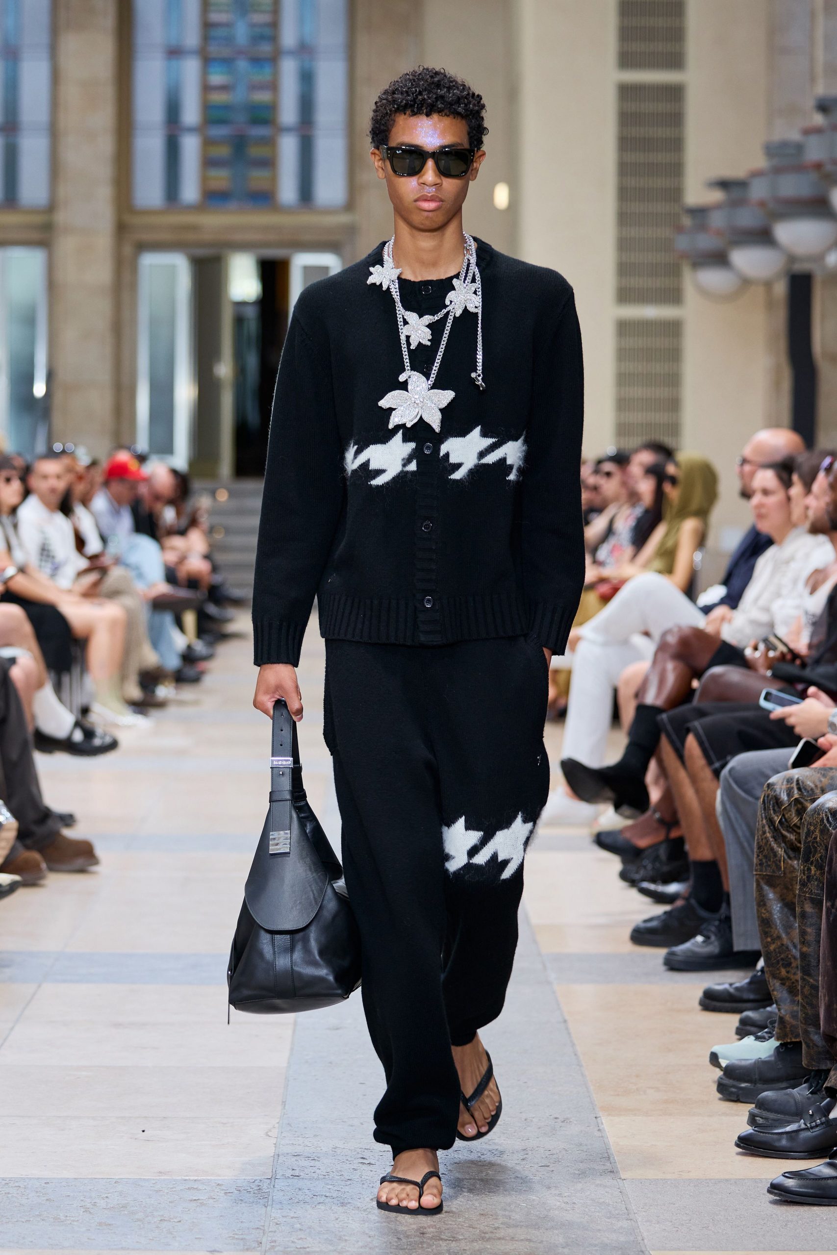 black cotton long-sleeve collared relaxed printed sweater