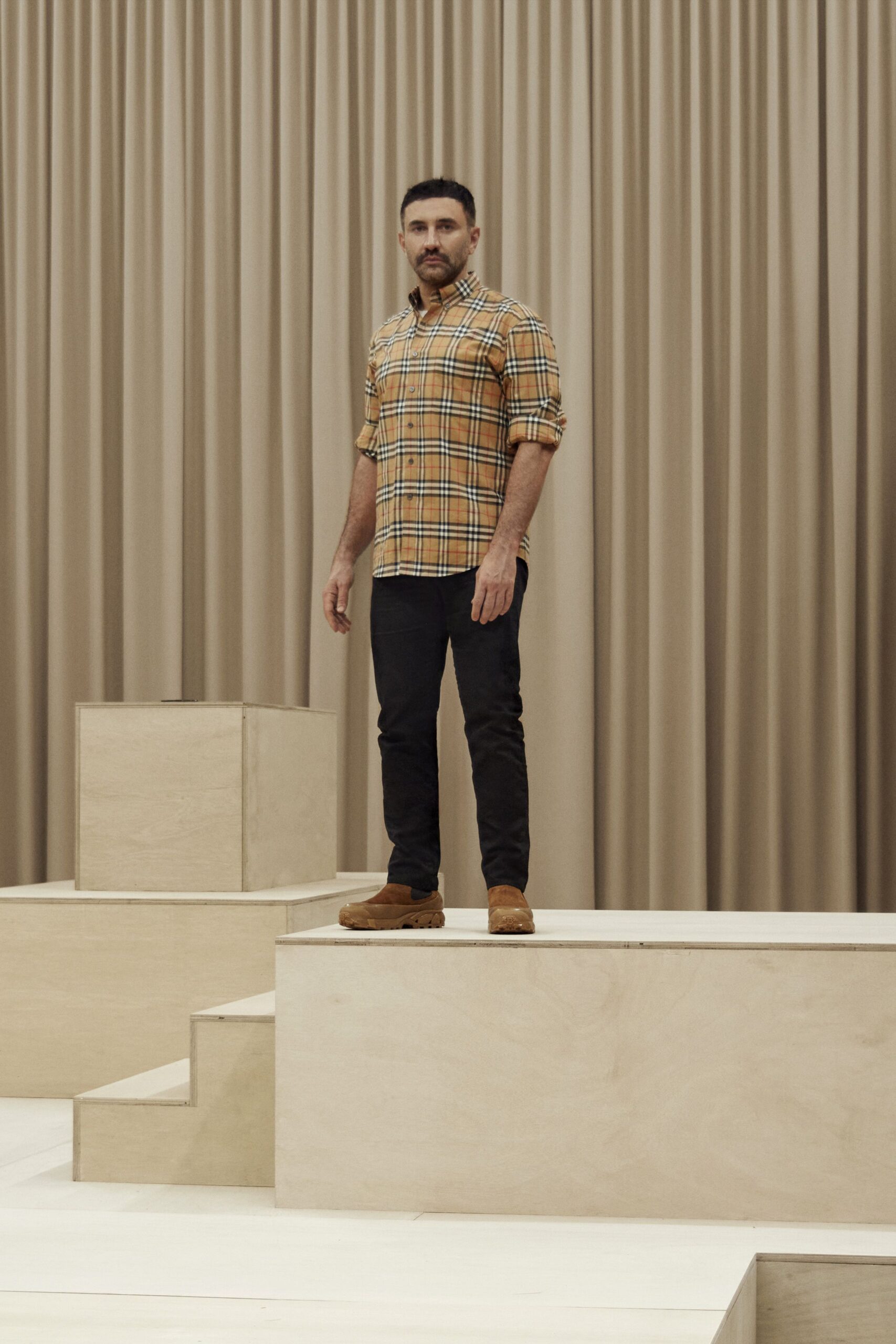 Burberry F/W 21 Menswear Look 369