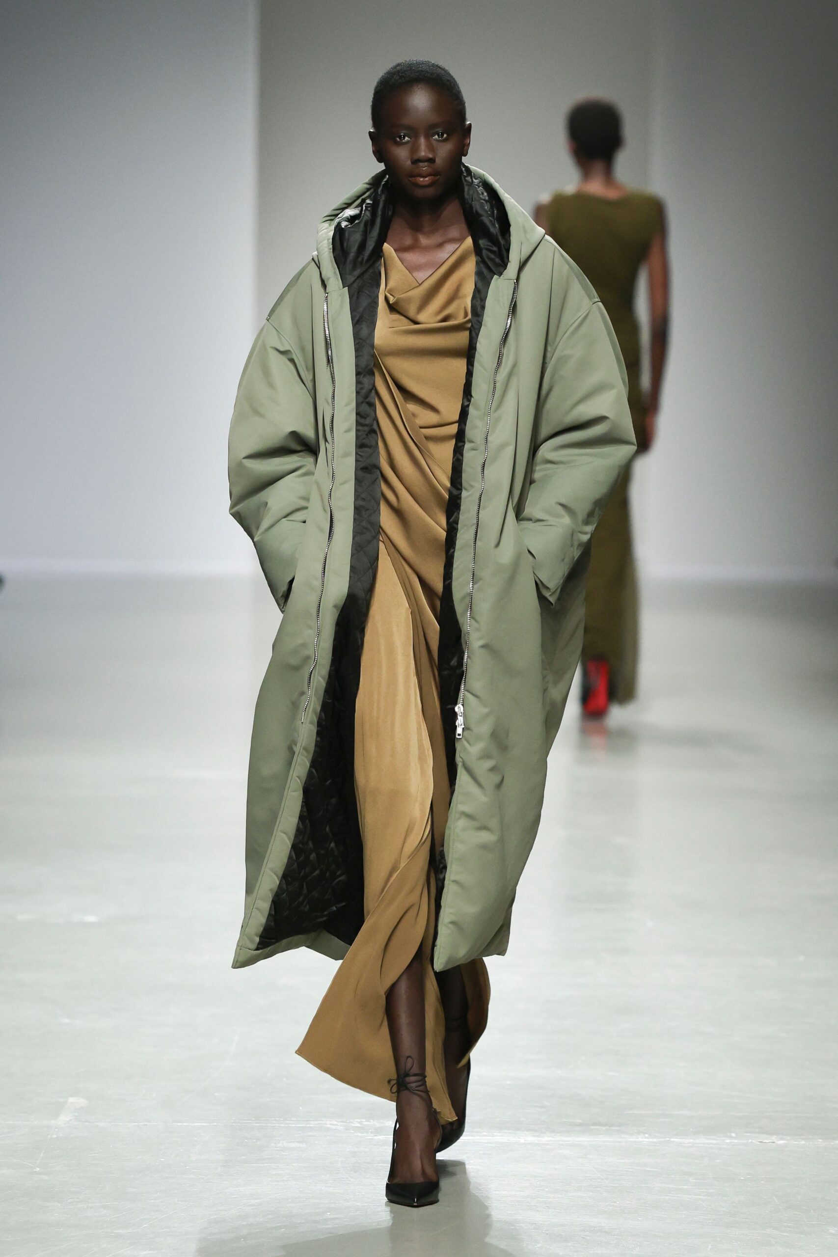 green jersey long-sleeve collared oversized zippered maxi coat