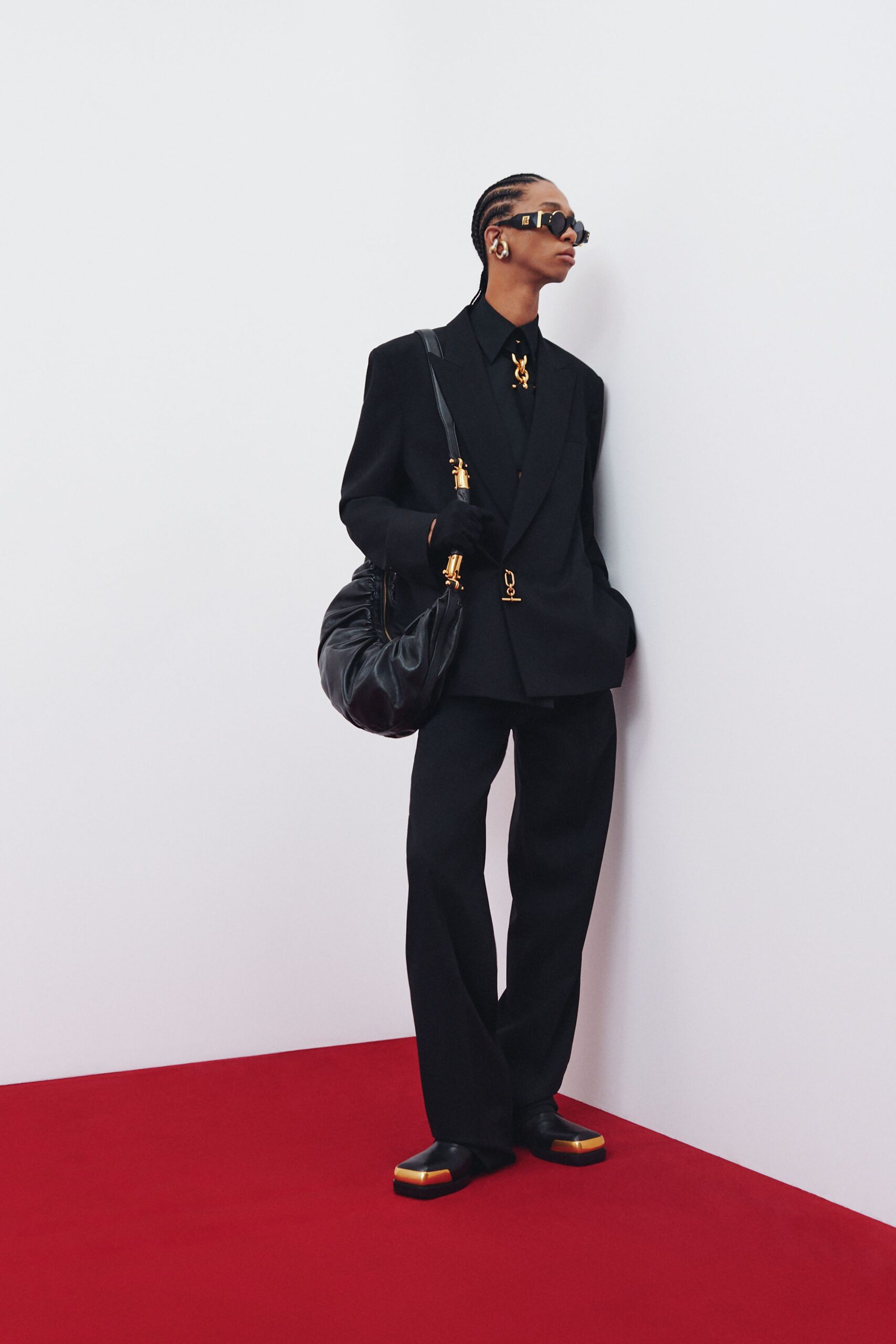 black leather structured color-blocked shiny shoes