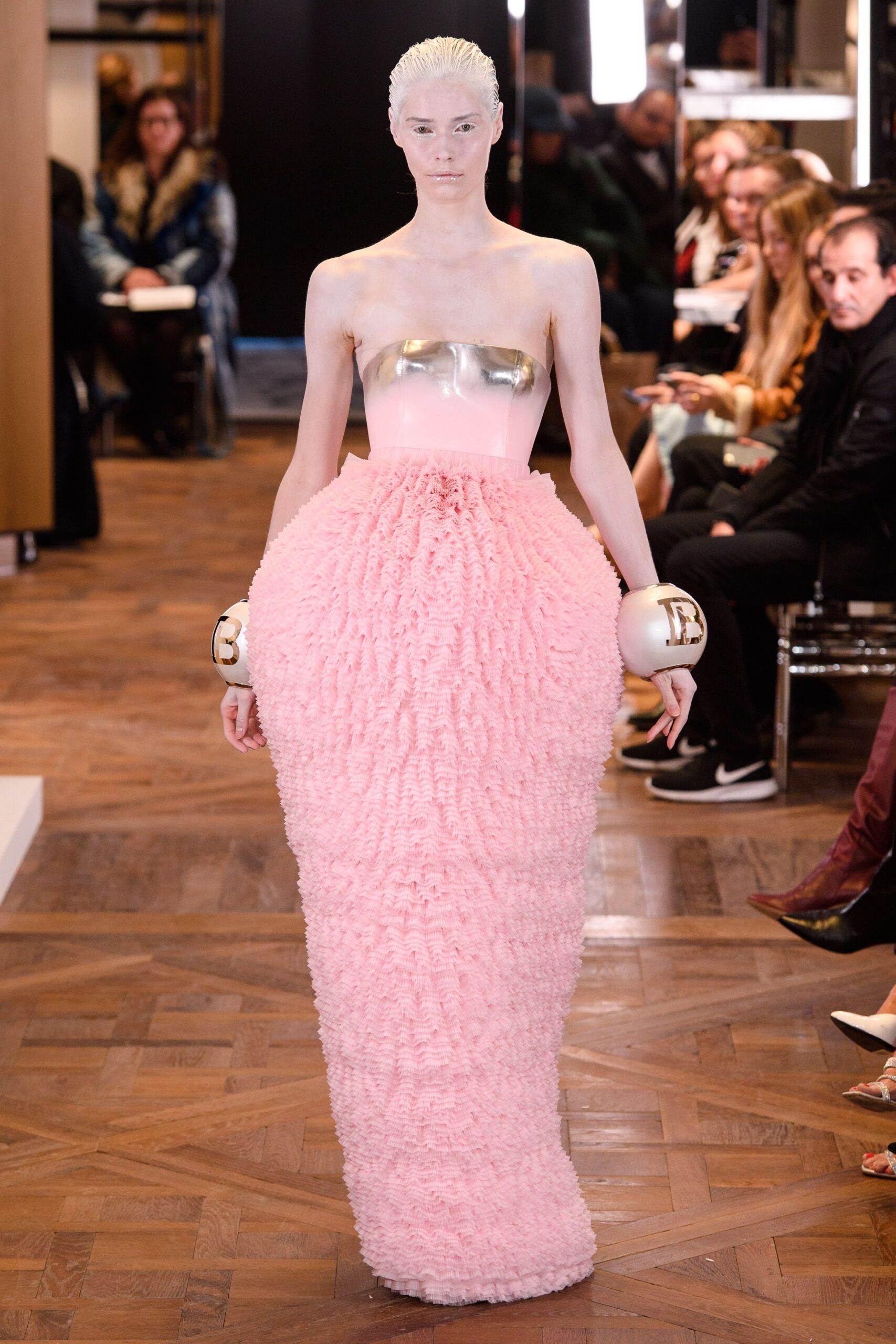 Balmain S/S 19 Couture Look 354