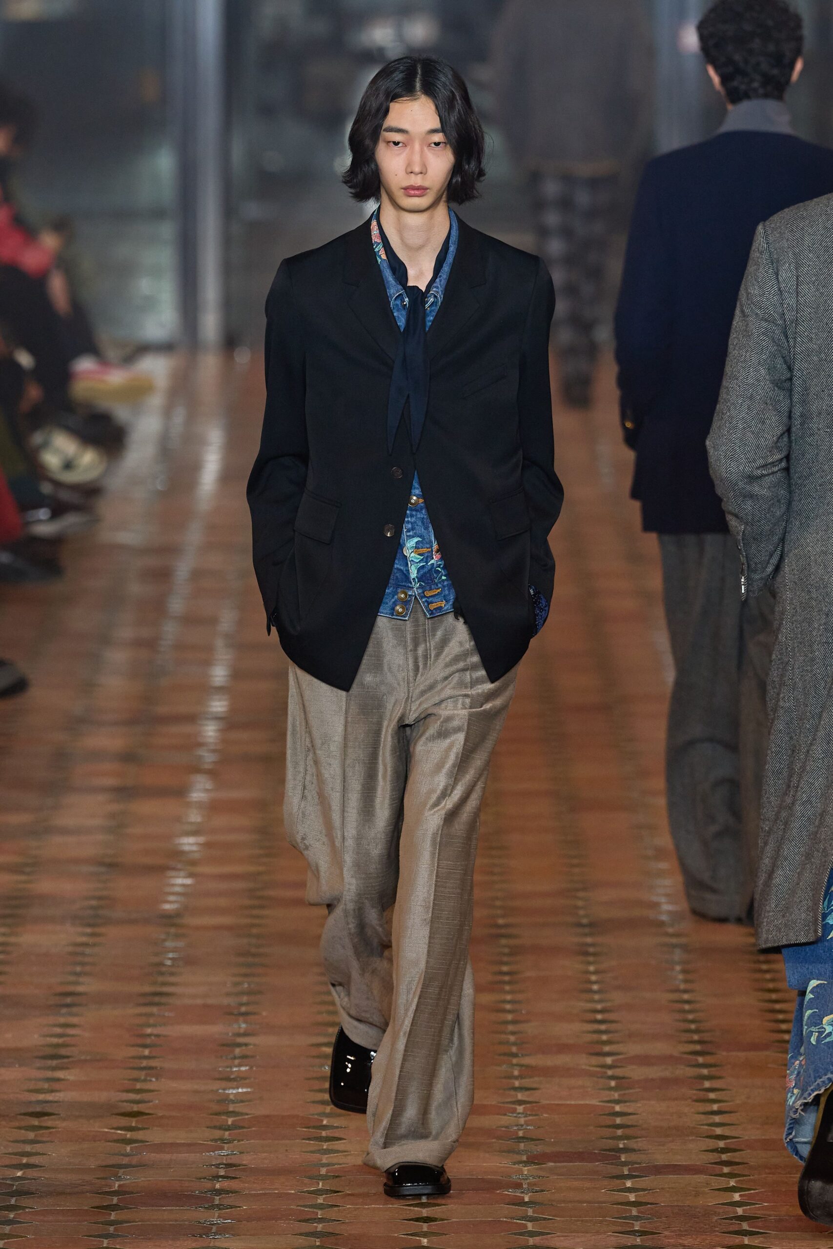 Bed j.w. Ford F/W 24 Menswear Look 346